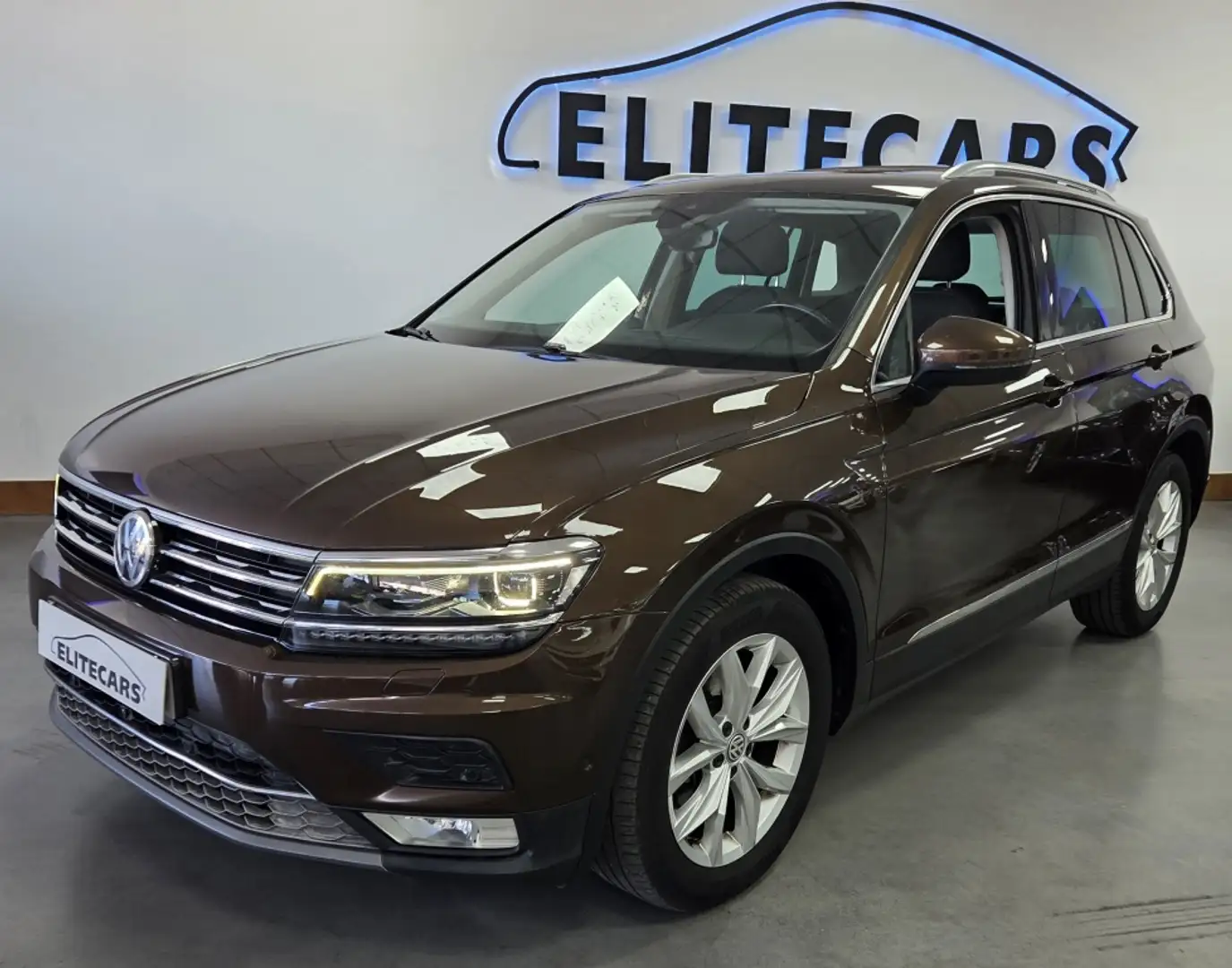 Volkswagen Tiguan 2.0TDI Sport DSG 110kW Marrón - 1