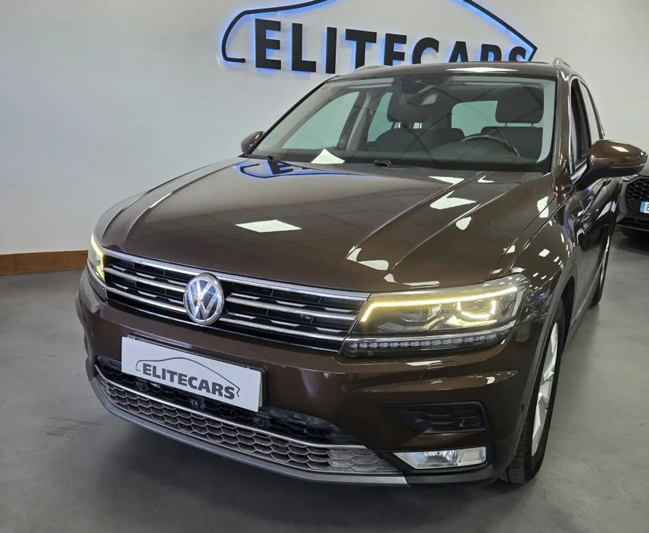 Volkswagen Tiguan 2.0TDI Sport DSG 110kW Marrón - 2