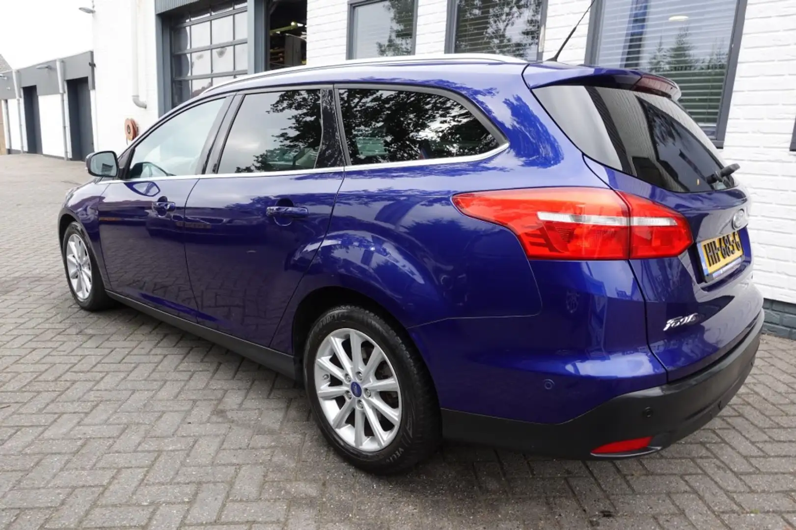 Ford Focus 1.0 ECOB. EDIT. PLUS Navi Blauw - 2
