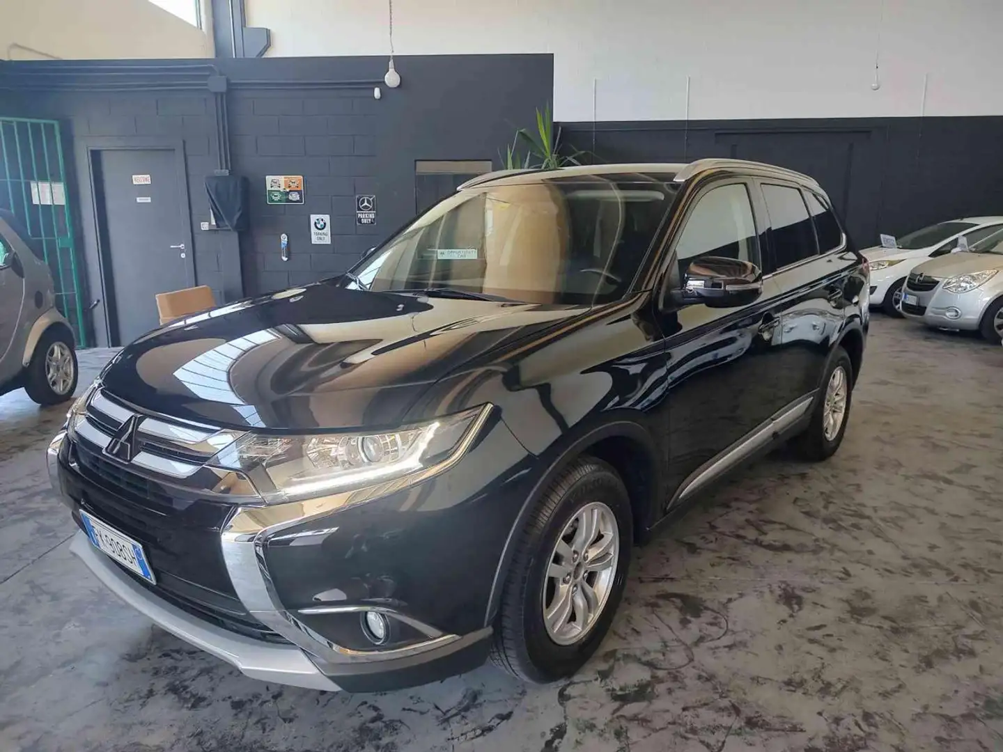 Mitsubishi Outlander 2.2 DI-D 4WD Intense Nero - 1