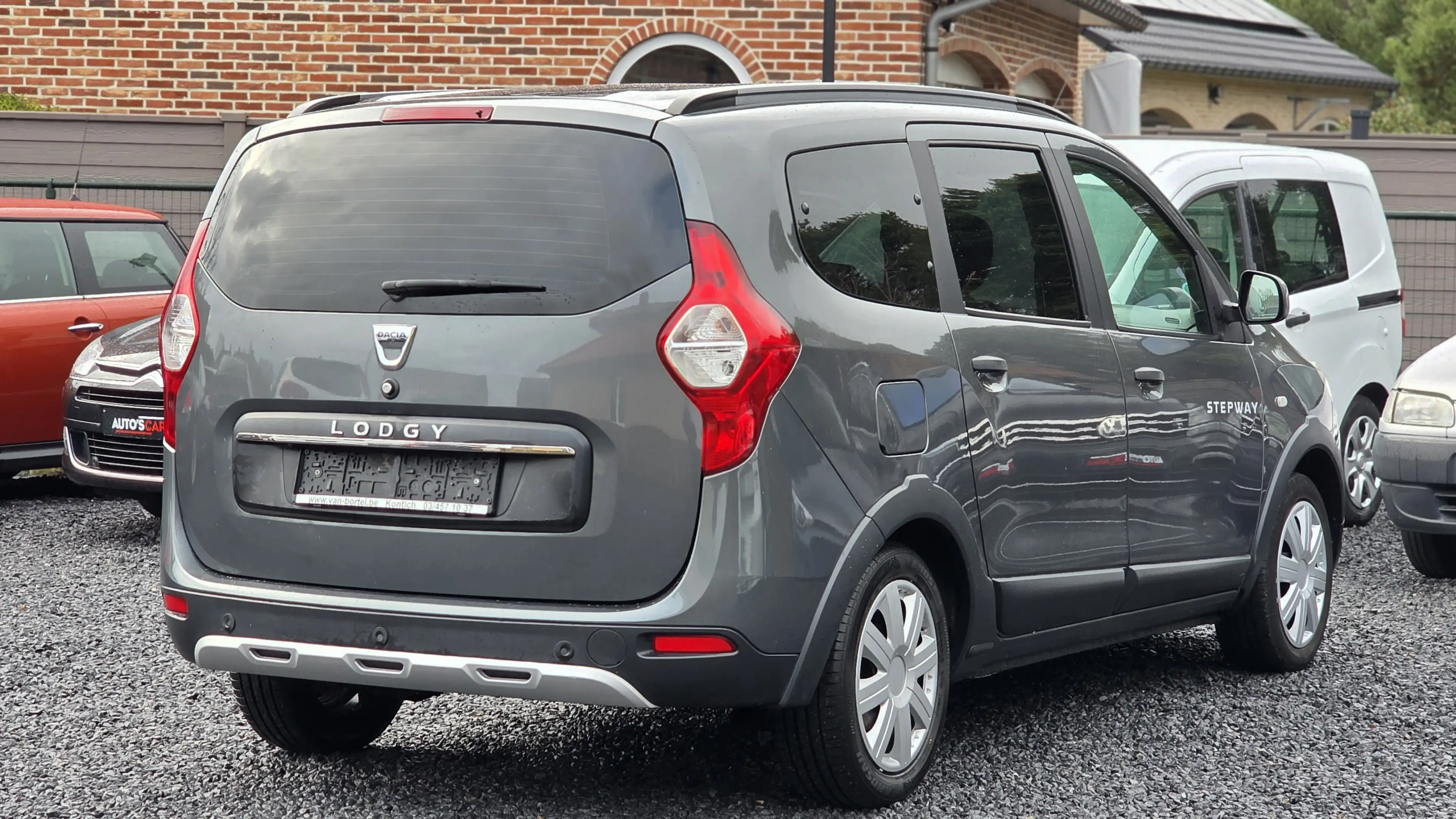 Dacia Lodgy Stepway 7 Zitplaatsen Airco Navi Benzine * — photo 4