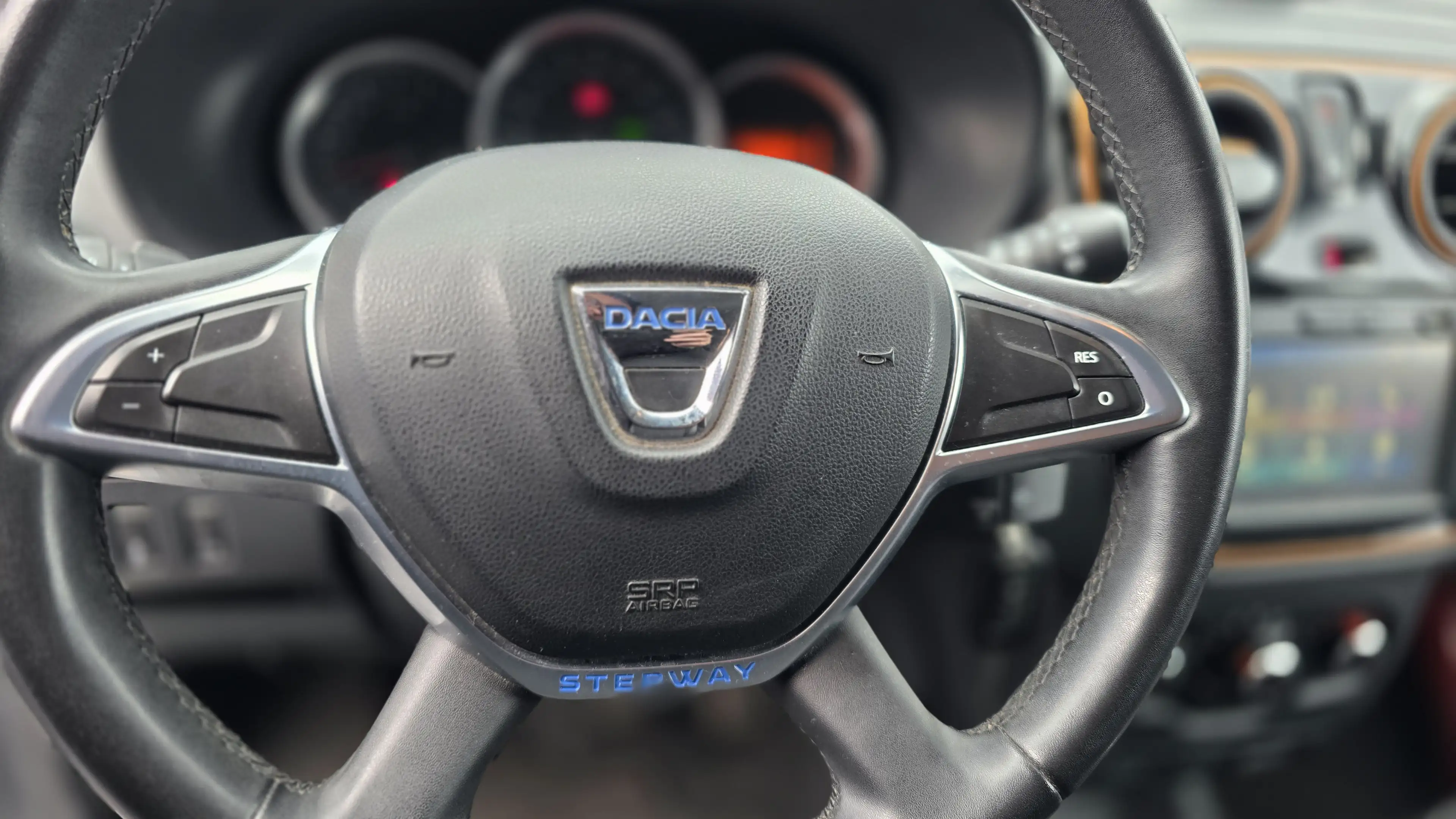 Dacia Lodgy Stepway 7 Zitplaatsen Airco Navi Benzine * — photo 8