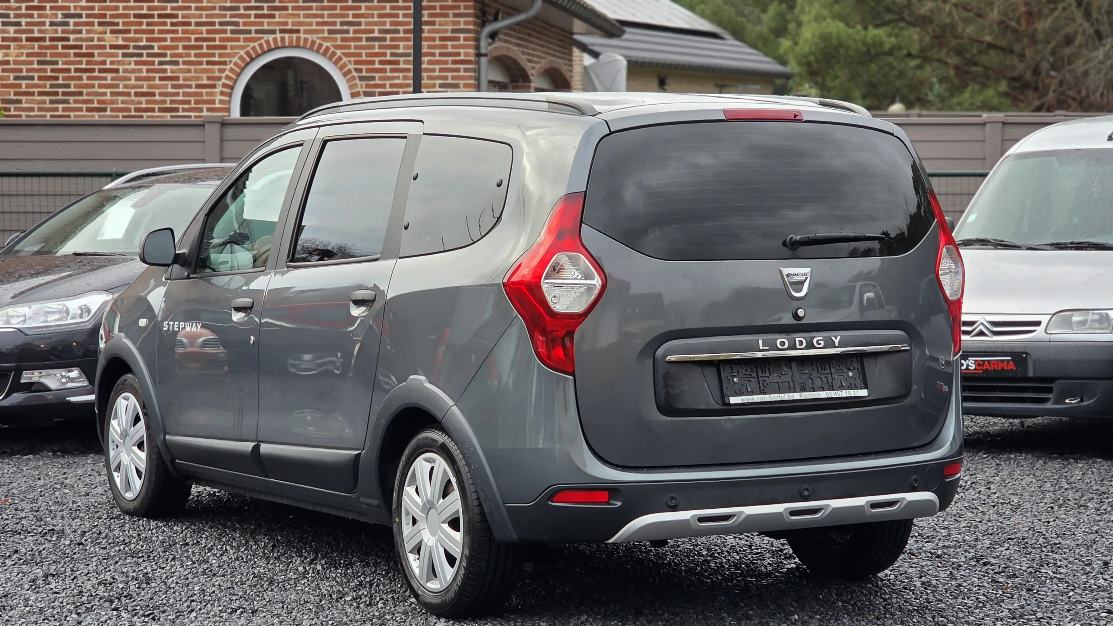 Dacia Lodgy Stepway 7 Zitplaatsen Airco Navi Benzine * — photo 3