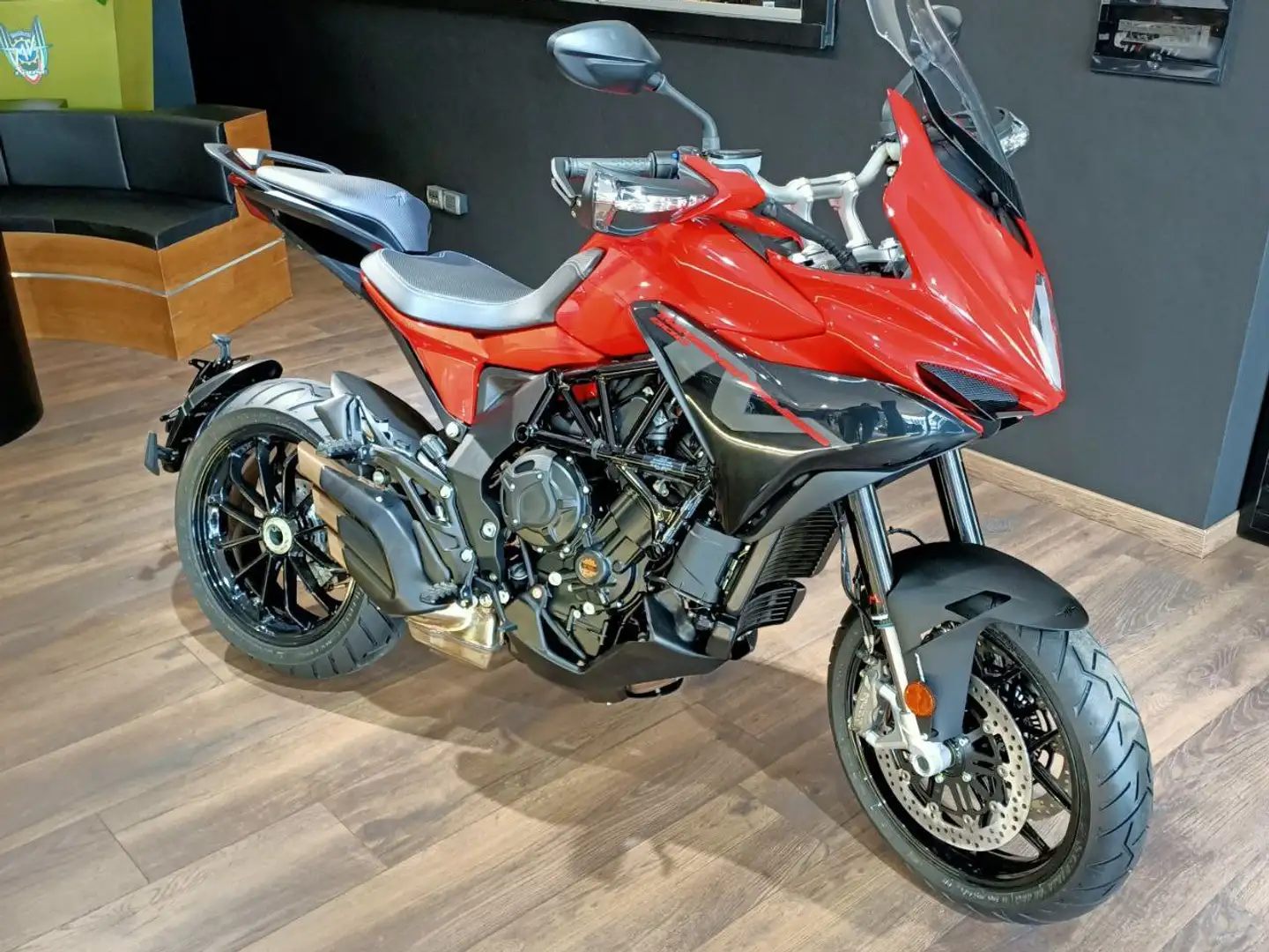 MV Agusta Turismo Veloce 800 crvena - 1