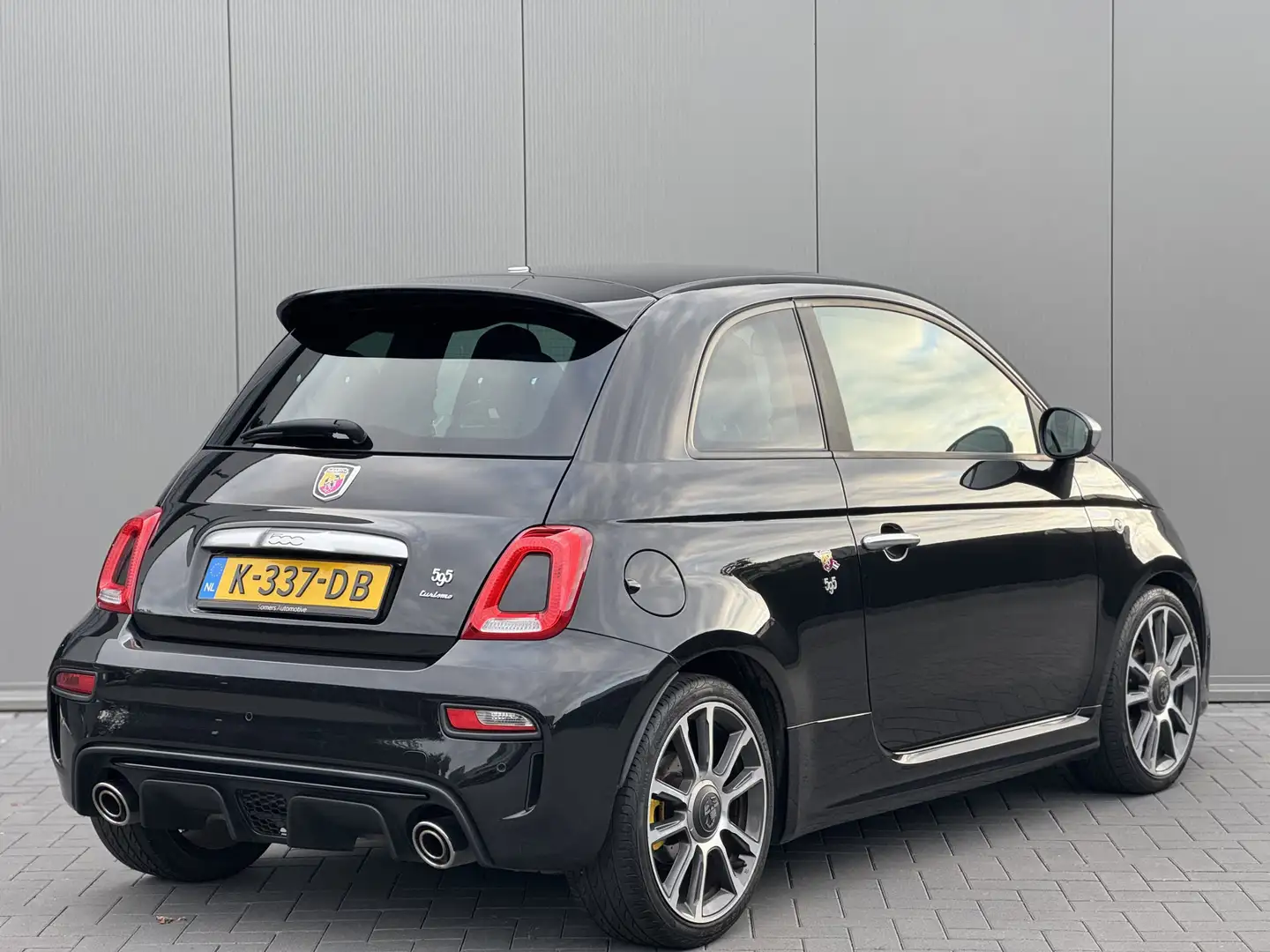 Abarth 595 Turismo 500 1.4 T-Jet | Leder | Xenon | 17" Zwart - 2