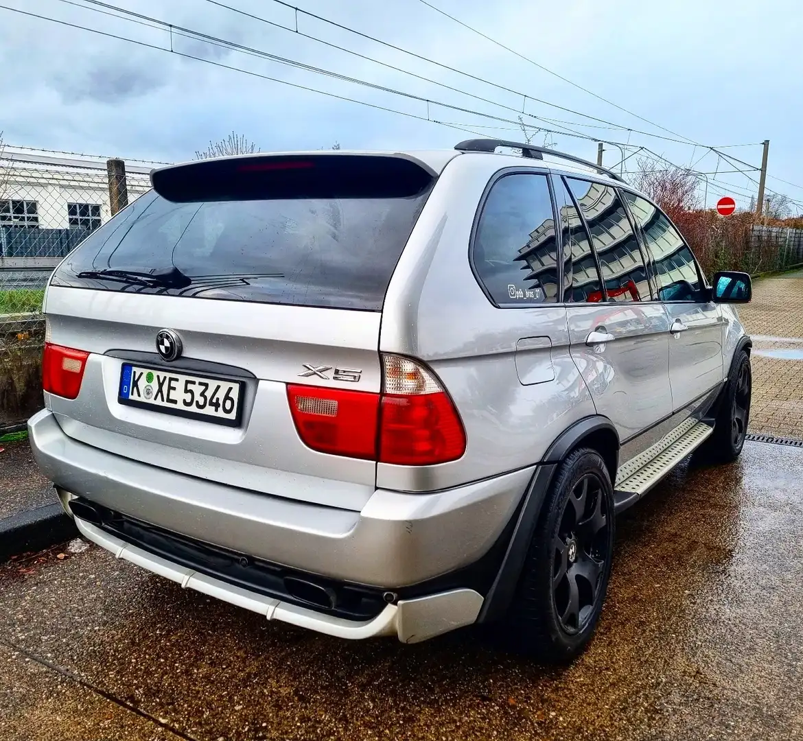 BMW X5 4.6 is - 2
