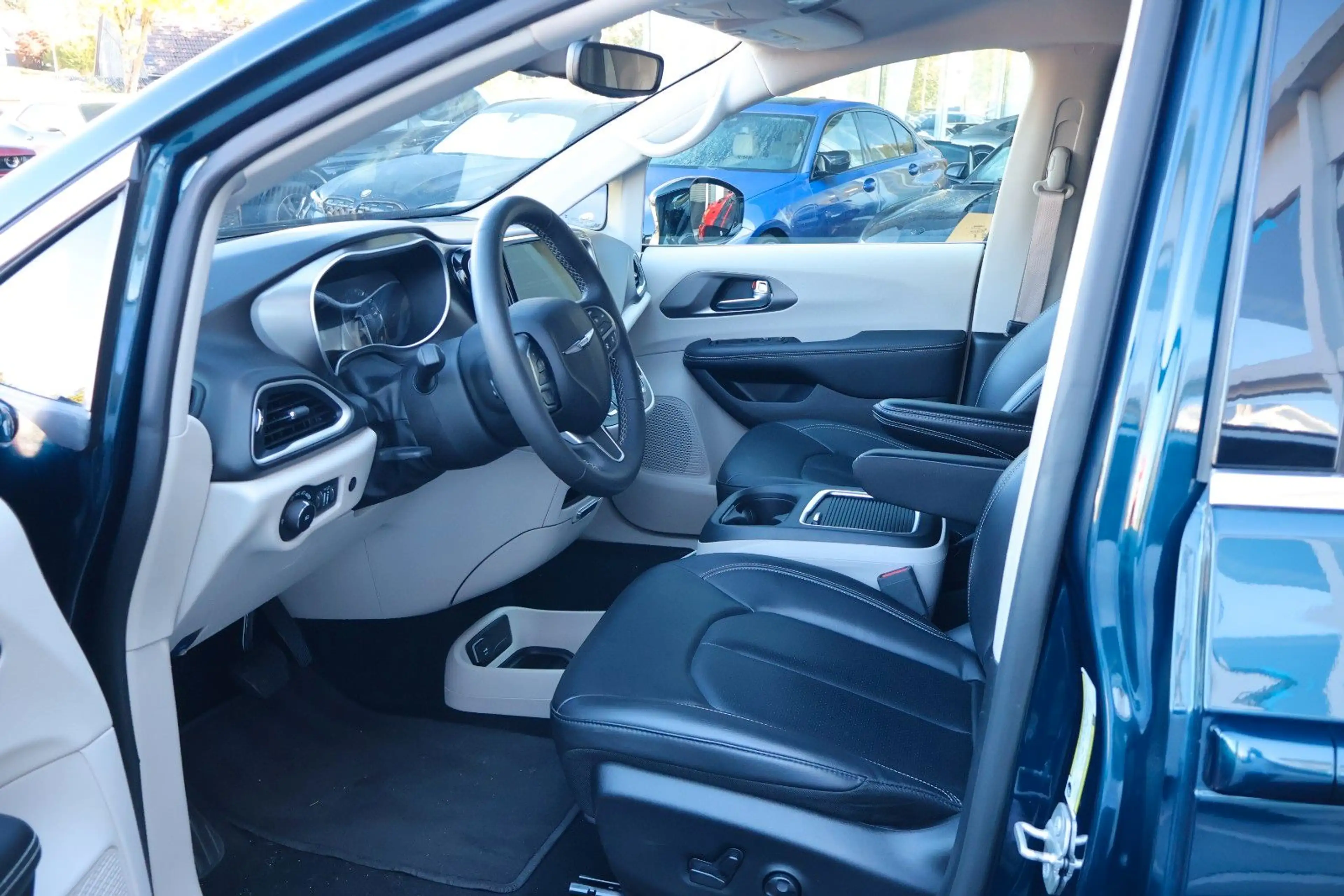 Chrysler Pacifica 3.6L V6/7-SITZER/CARPLAY/ACC/KAMERA — photo 12