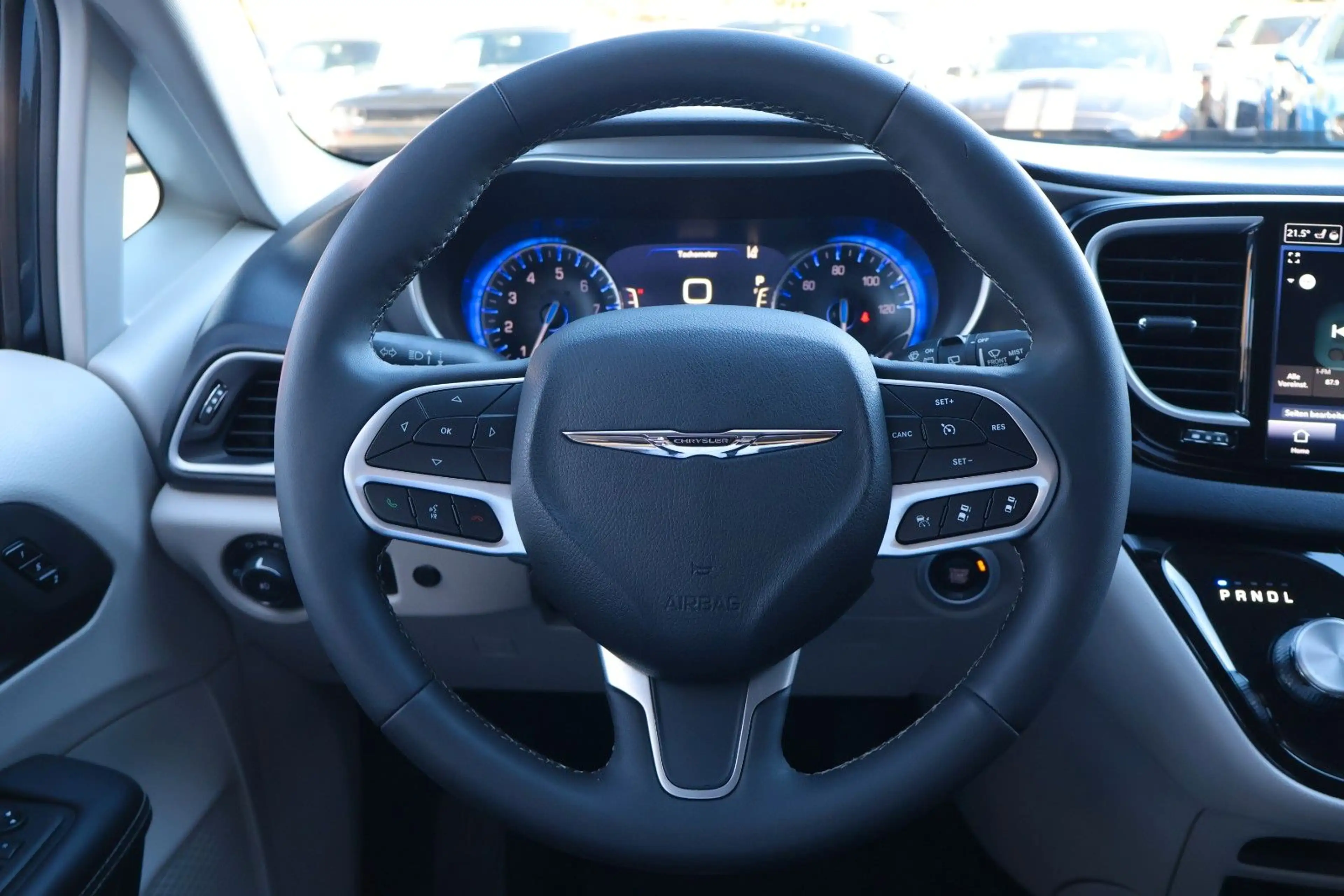 Chrysler Pacifica 3.6L V6/7-SITZER/CARPLAY/ACC/KAMERA — photo 13