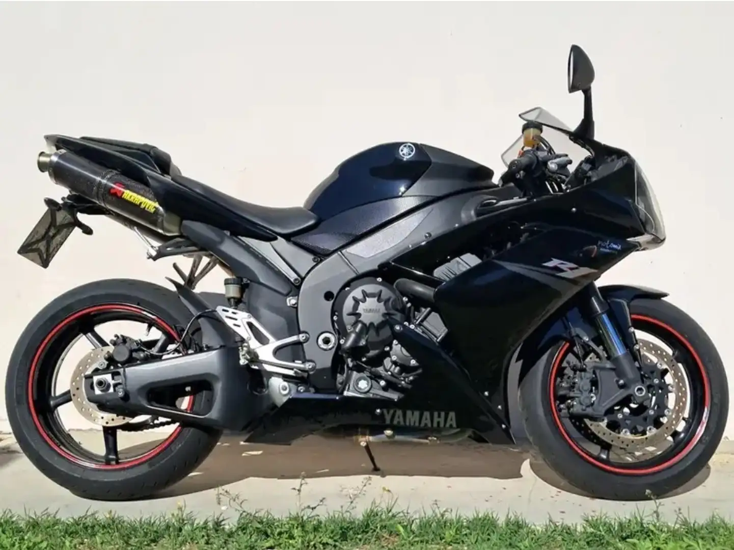 Yamaha YZF-R1 Nero - 1