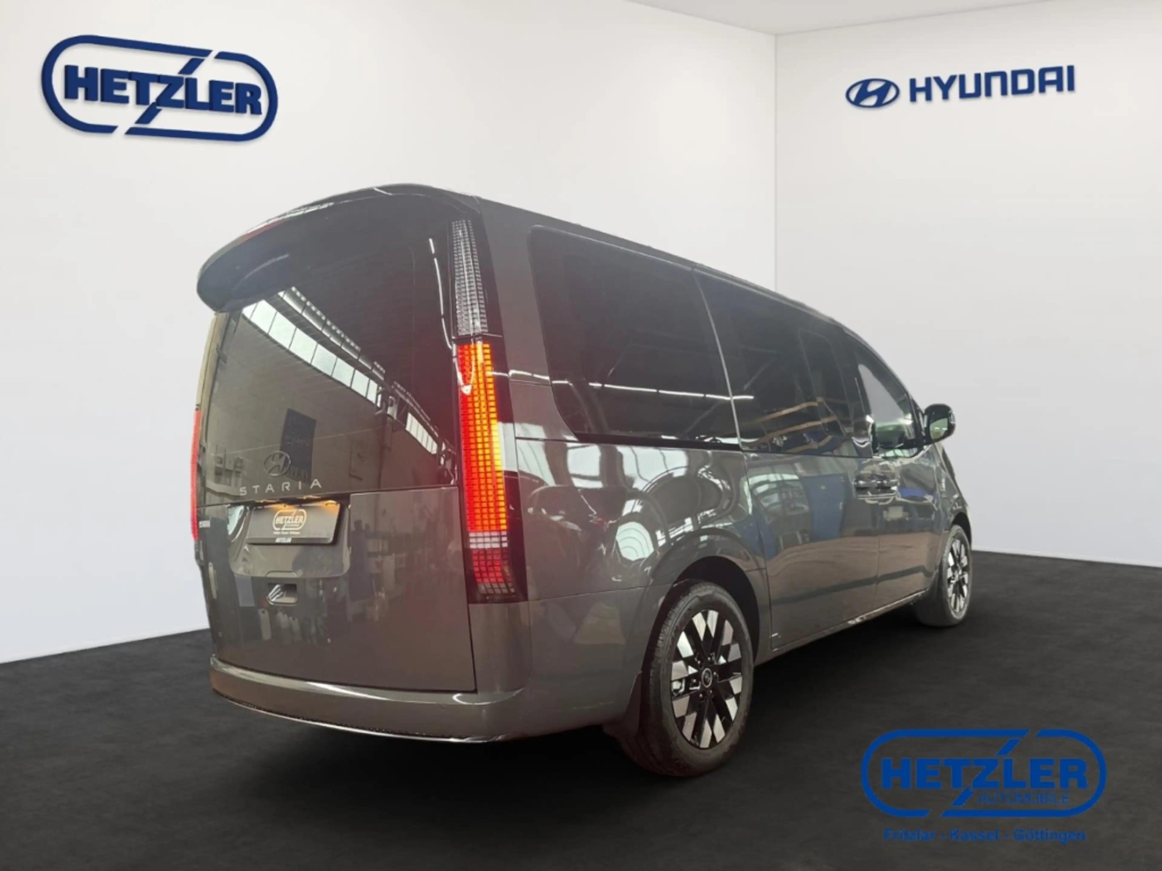Hyundai STARIA Signature Hybrid 2WD 7-Sitzer Navi Leder Digitales — photo 3