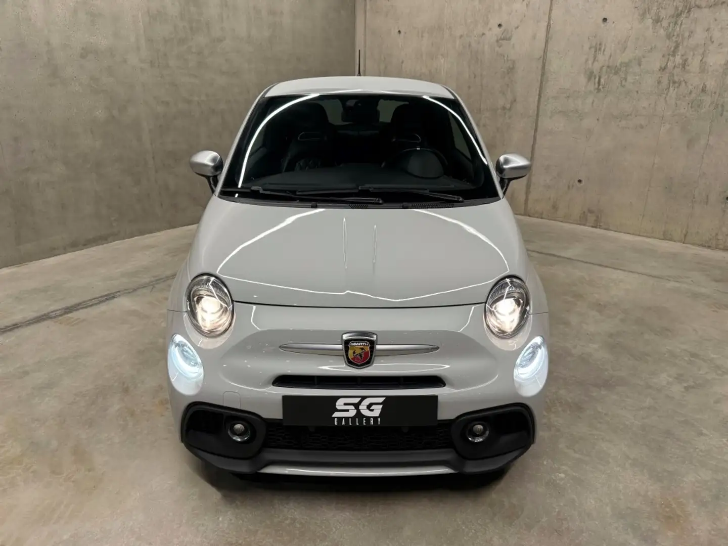 Abarth 595 1.4T JET TURISMO 121KW Grau - 2