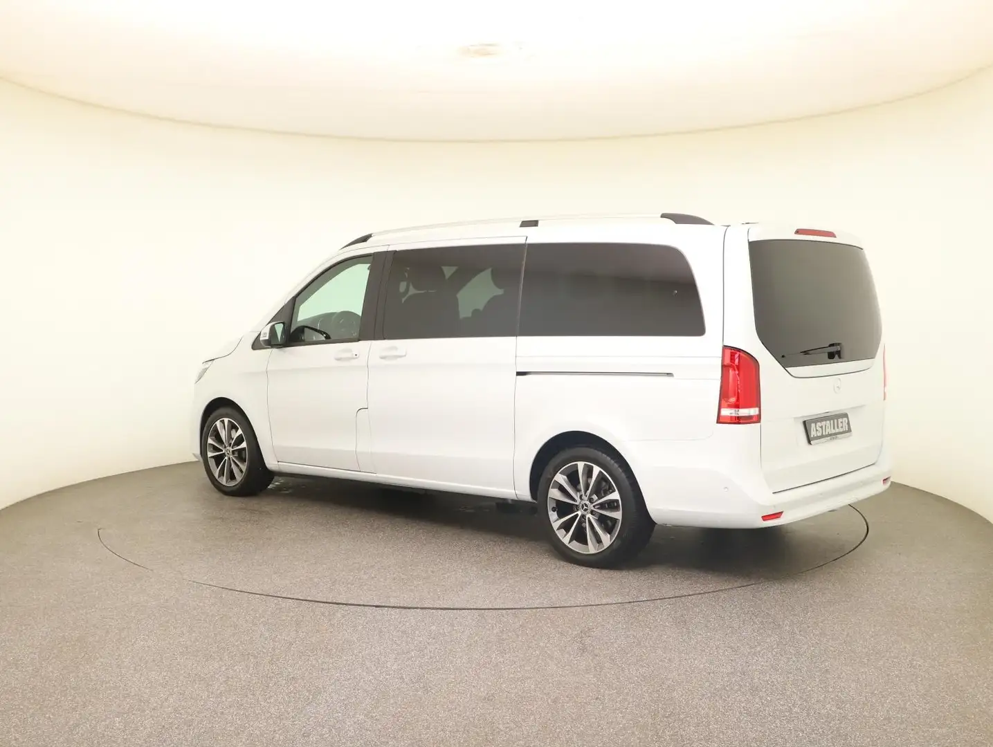 Mercedes-Benz V 300 d Edition Lang L2 Sportp+Designp+Distr+18" Белый - 2