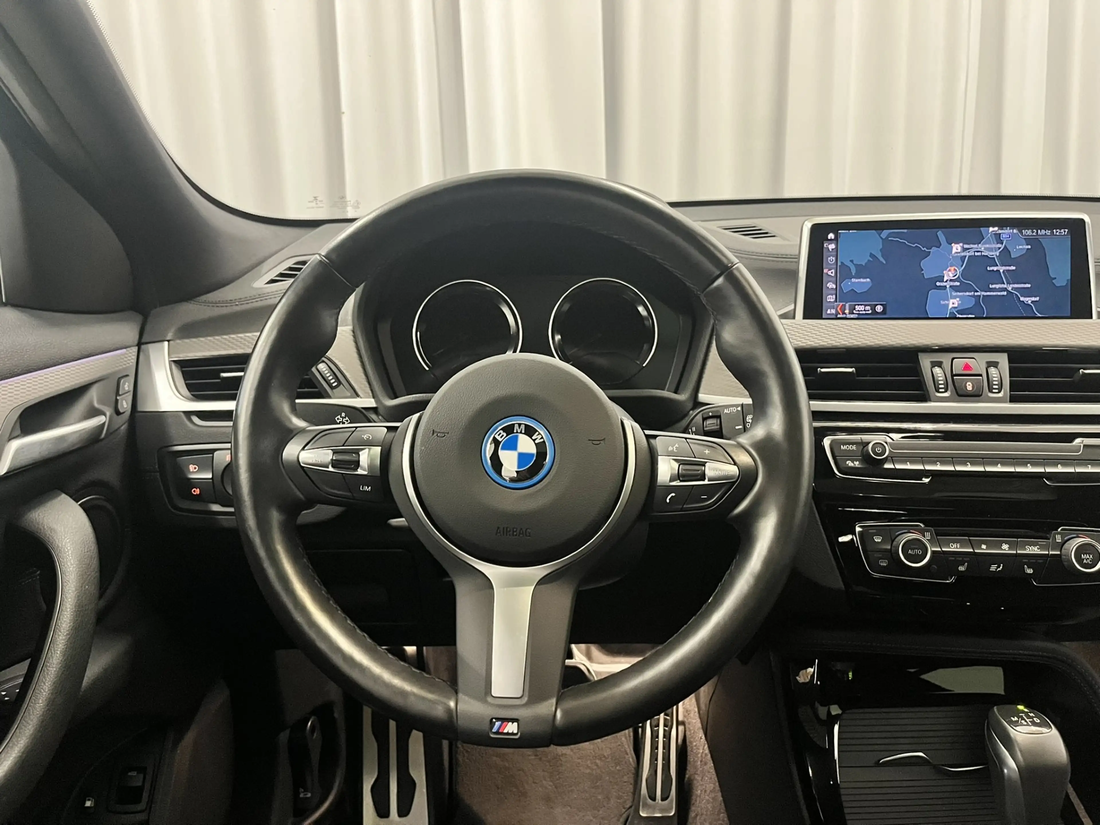 BMW X2 xDrive25e *Modell M Sport / Panorama / Navi / LED* — photo 10