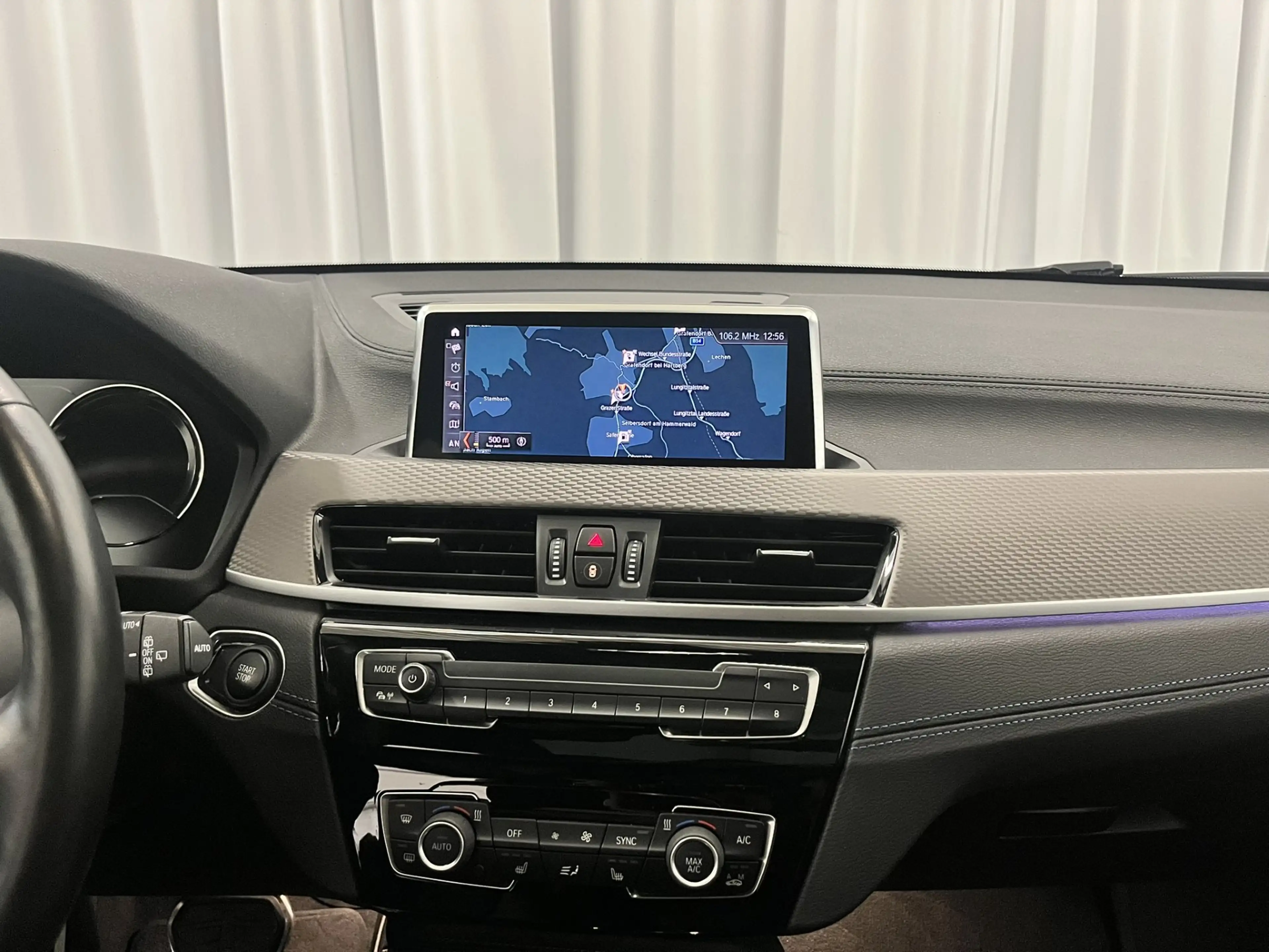 BMW X2 xDrive25e *Modell M Sport / Panorama / Navi / LED* — photo 11