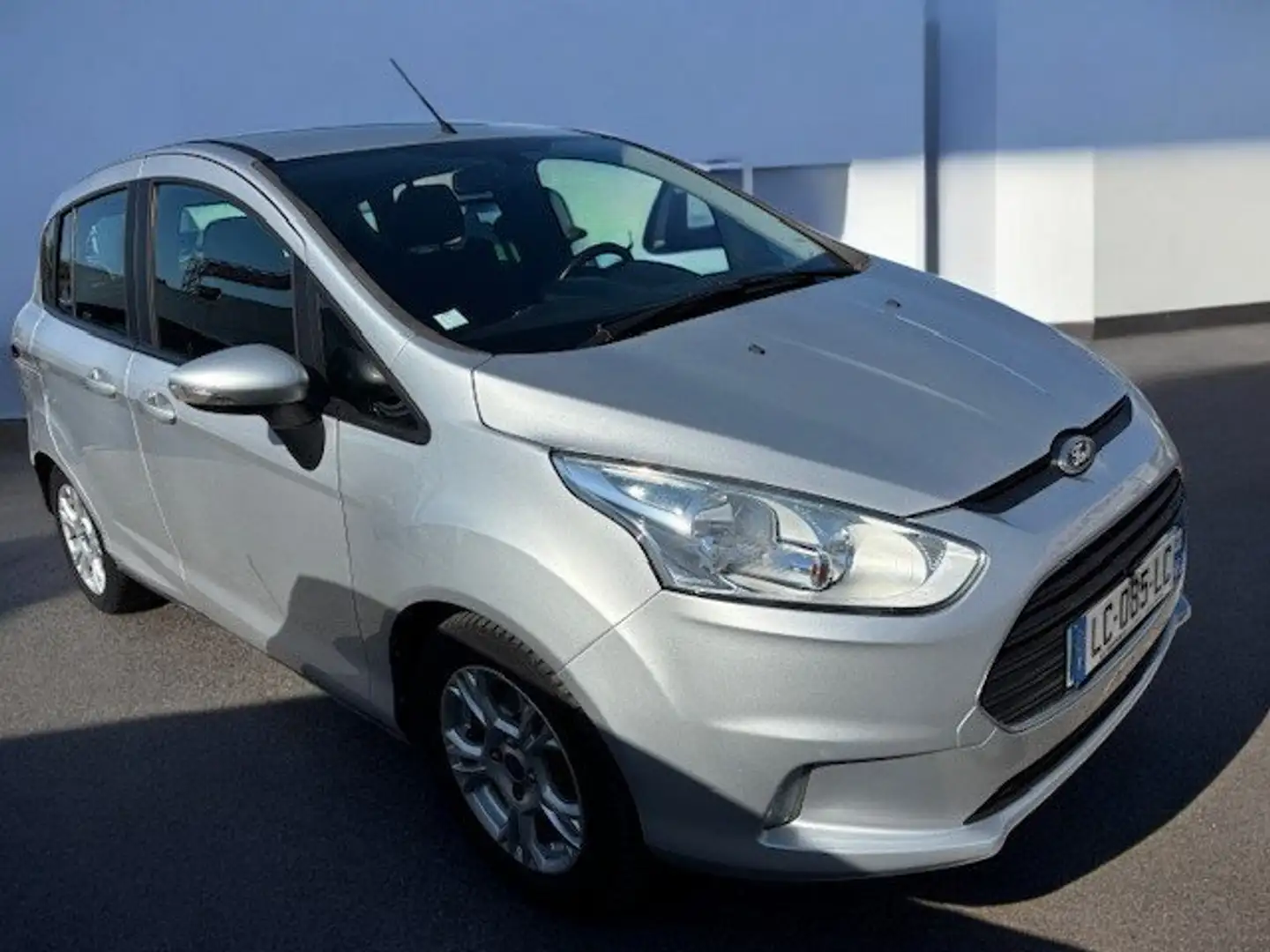 Ford B-Max B-MAX 1.5 TDCi 75 FAP Edition Grau - 2
