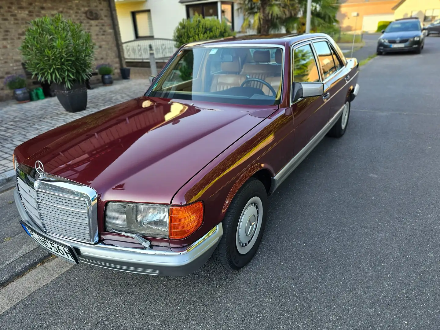 Mercedes-Benz 380 W126 Roşu - 1