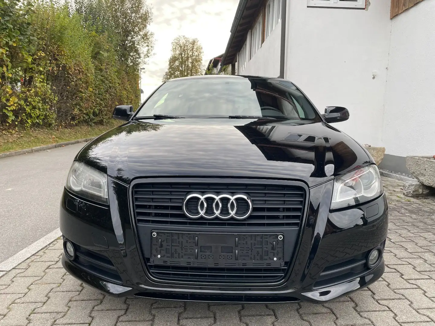 Audi A3 Sportback 1.6 TDI S line Sportpaket Xenon Schwarz - 2