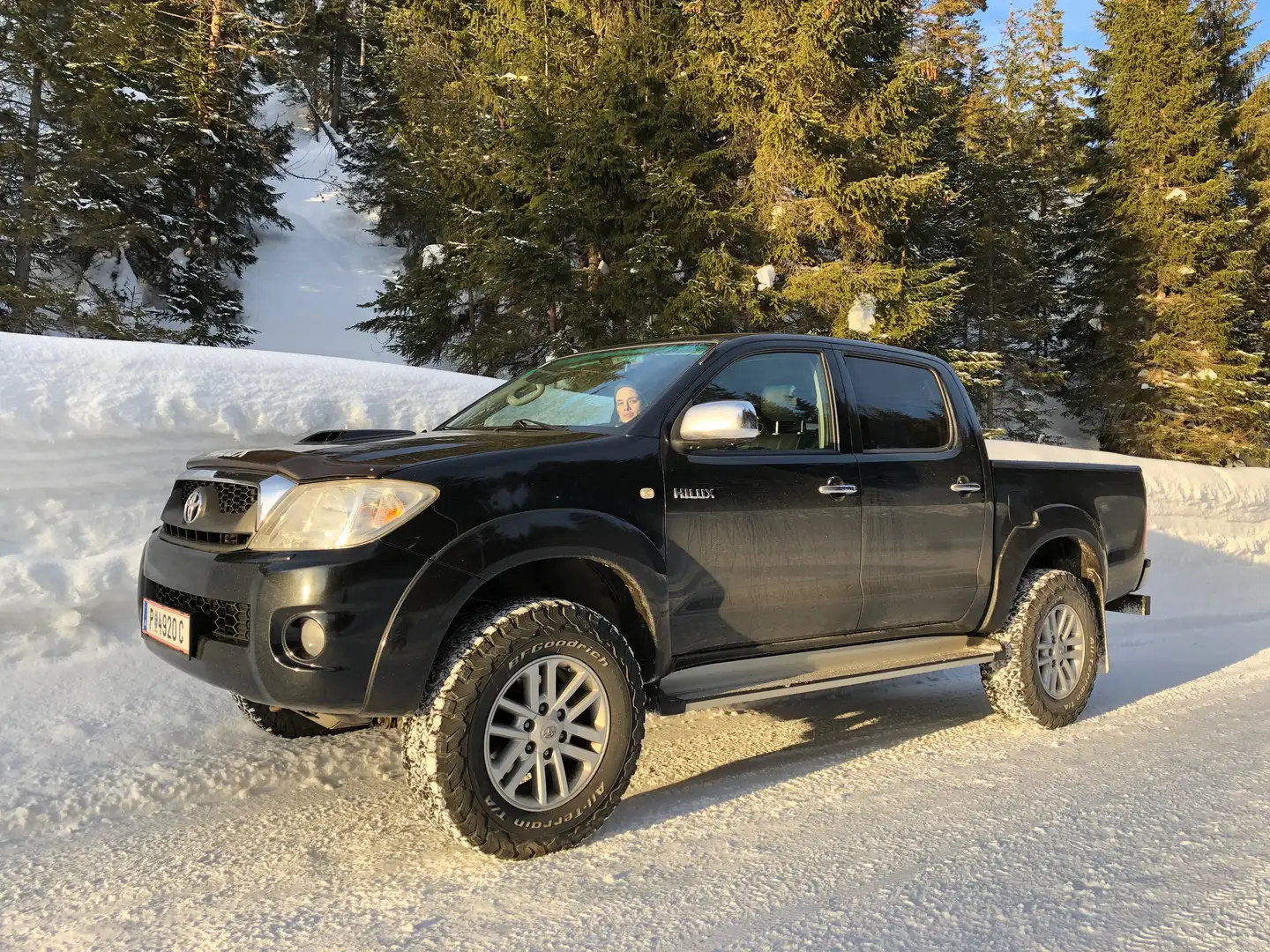 Toyota Hilux 3.0 D-4D Doppelkabine Schwarz - 1