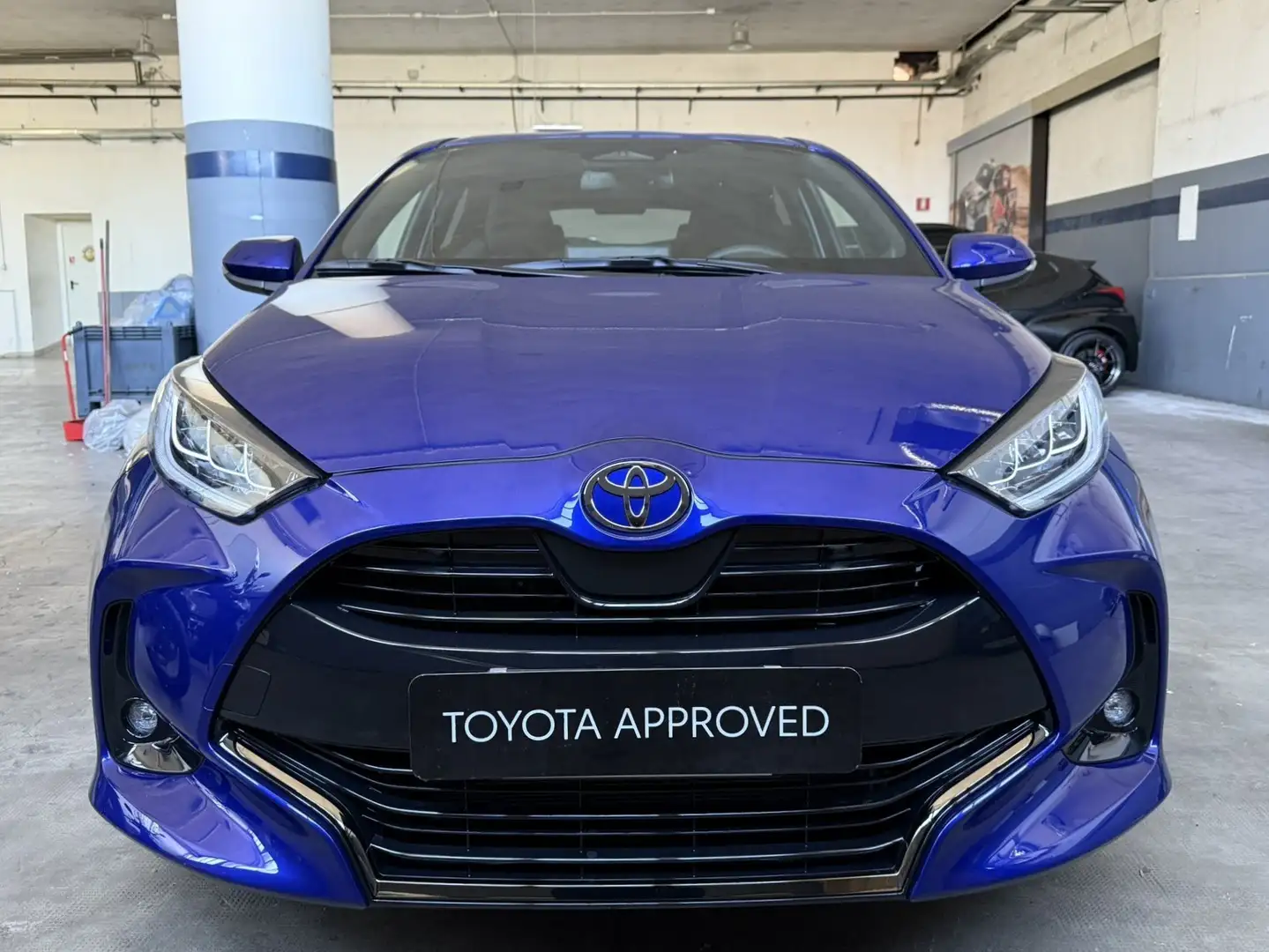 Toyota Yaris Yaris 1.5h 130 Lounge Bleu - 2
