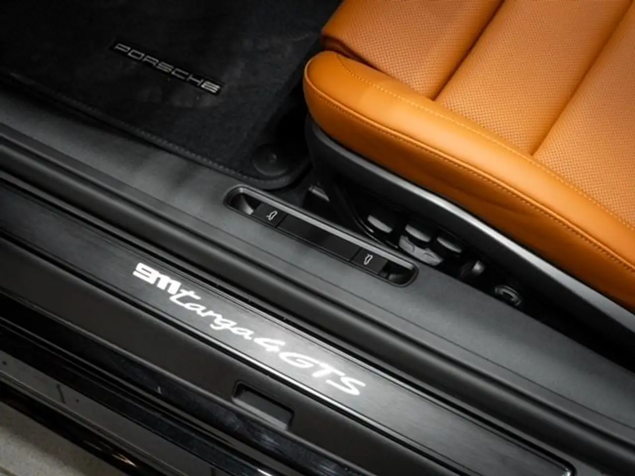 Porsche 911 Targa 4 GTS T-Hybrid,Burmester, 4