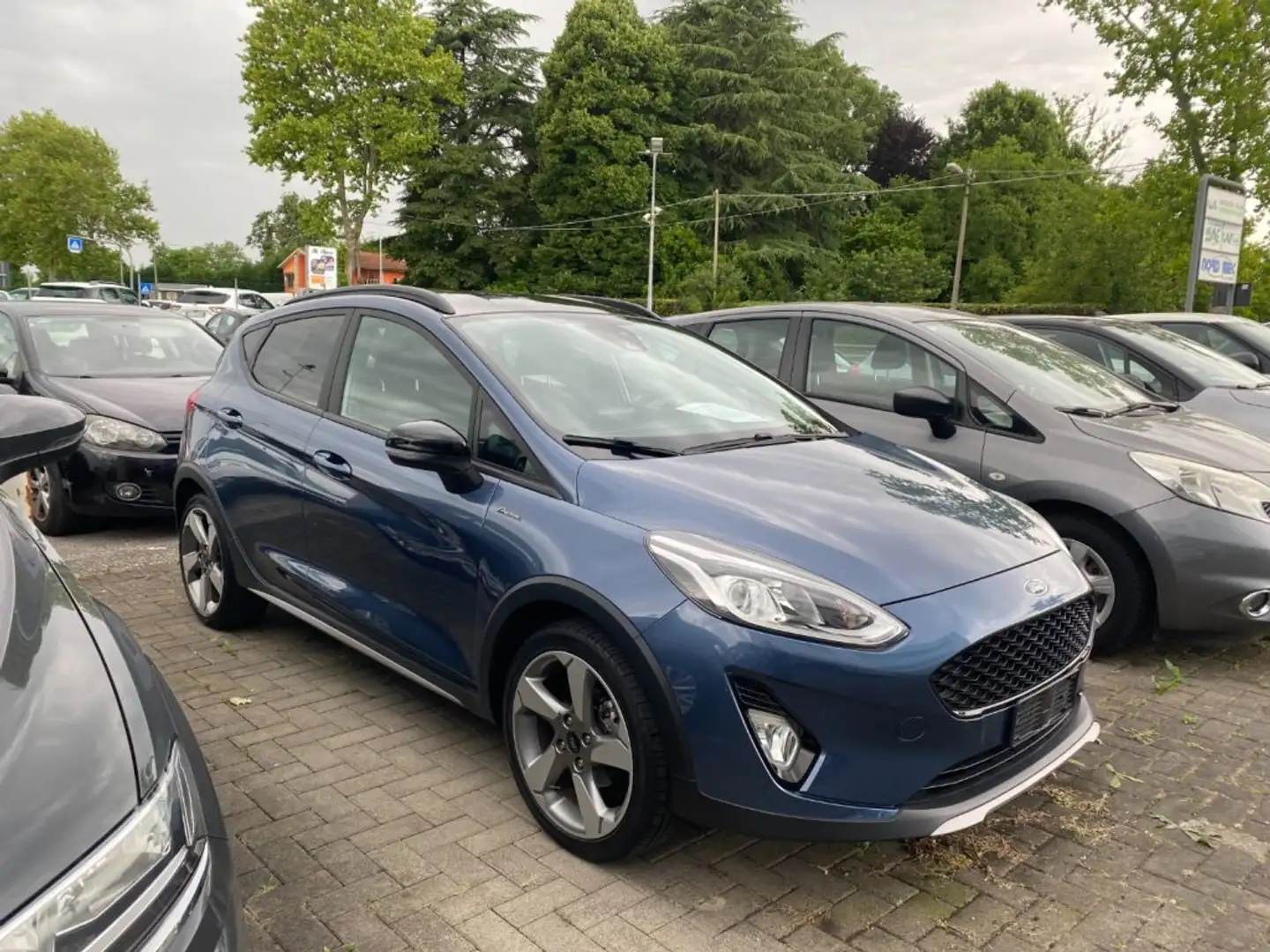 Ford Fiesta Active 1.5 EcoBlue Bleu - 2