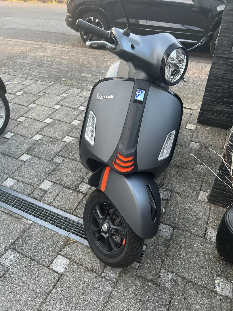 Vespa GTS Super Sport - 2
