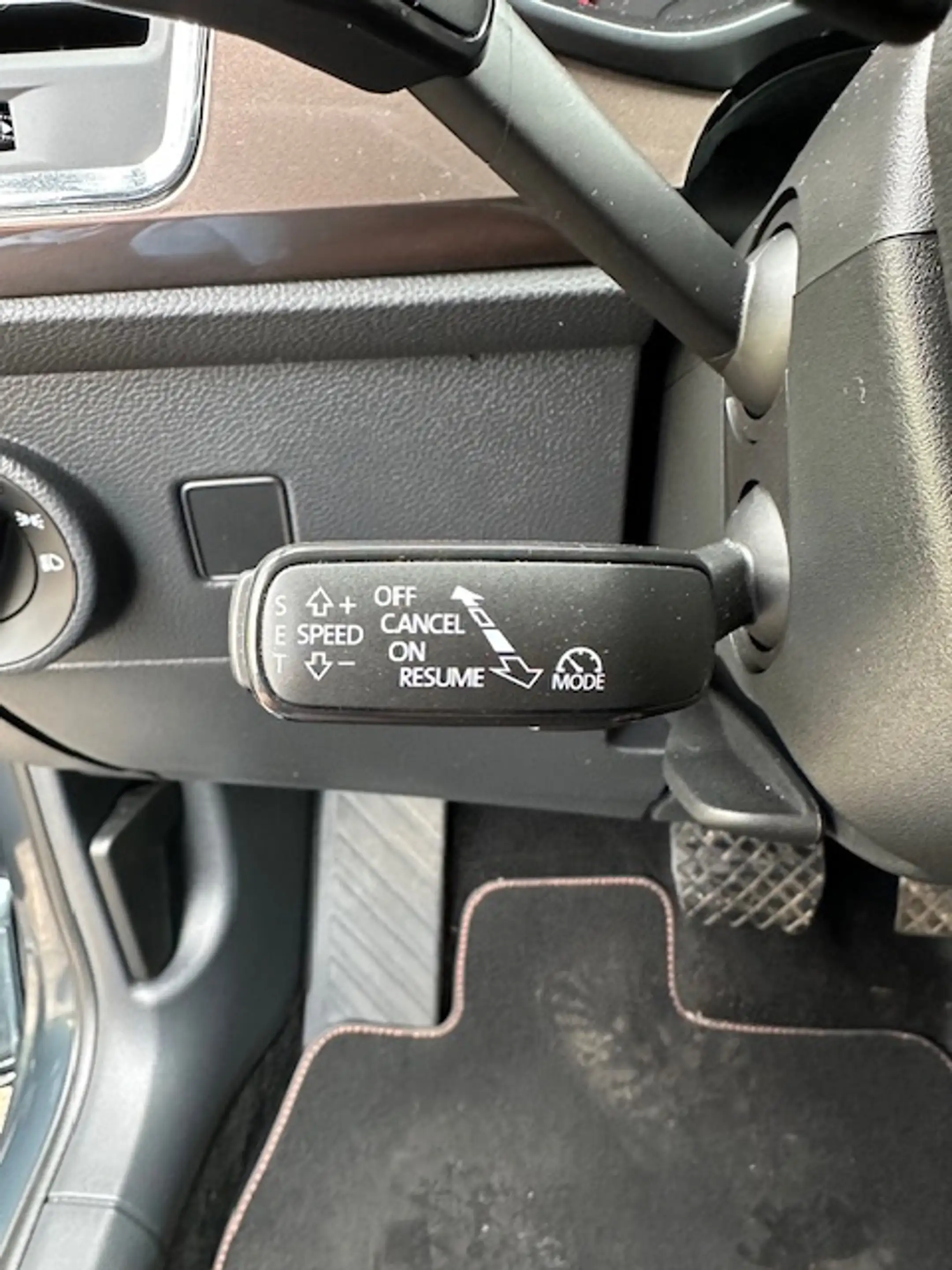 SEAT Ateca Xcellence Automatik Navi LED Standheizung Tot wink — photo 16