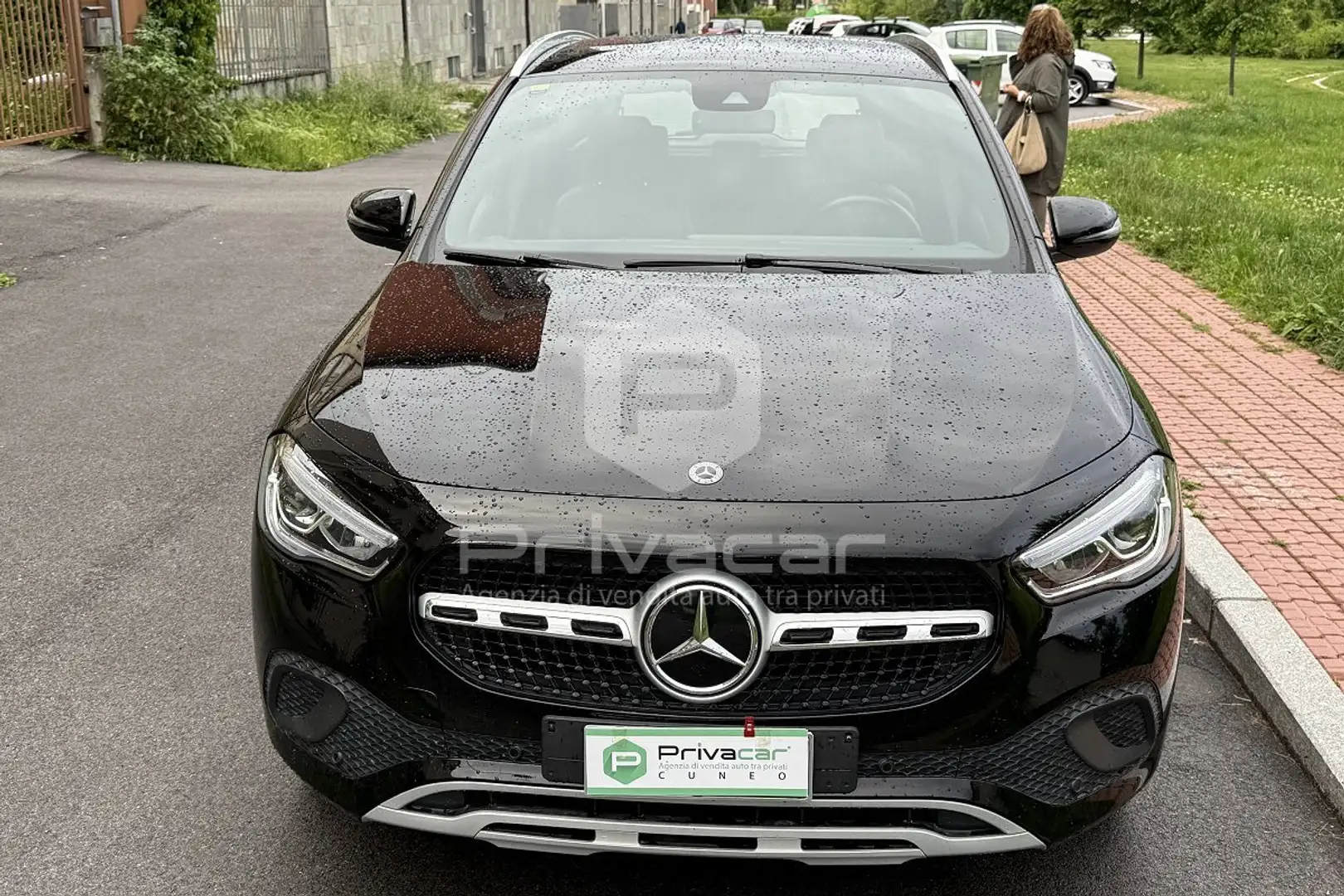 Mercedes-Benz GLA 250 GLA 250 e EQ-Power Automatic Business Extra Černá - 2