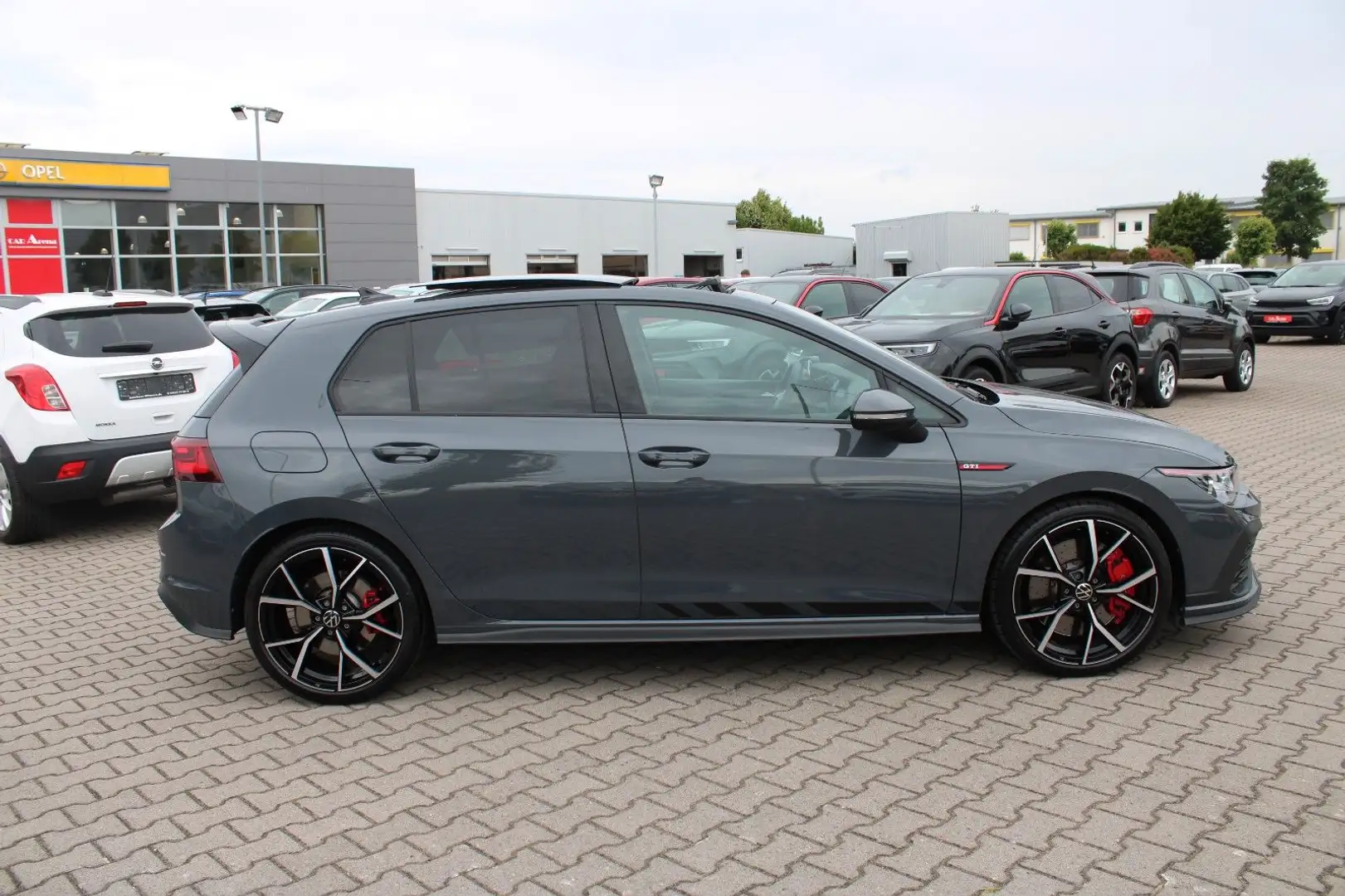 Volkswagen Golf VIII 2.0 GTI Clubsport *PANO*LED*DSG*ACC* Gris - 2