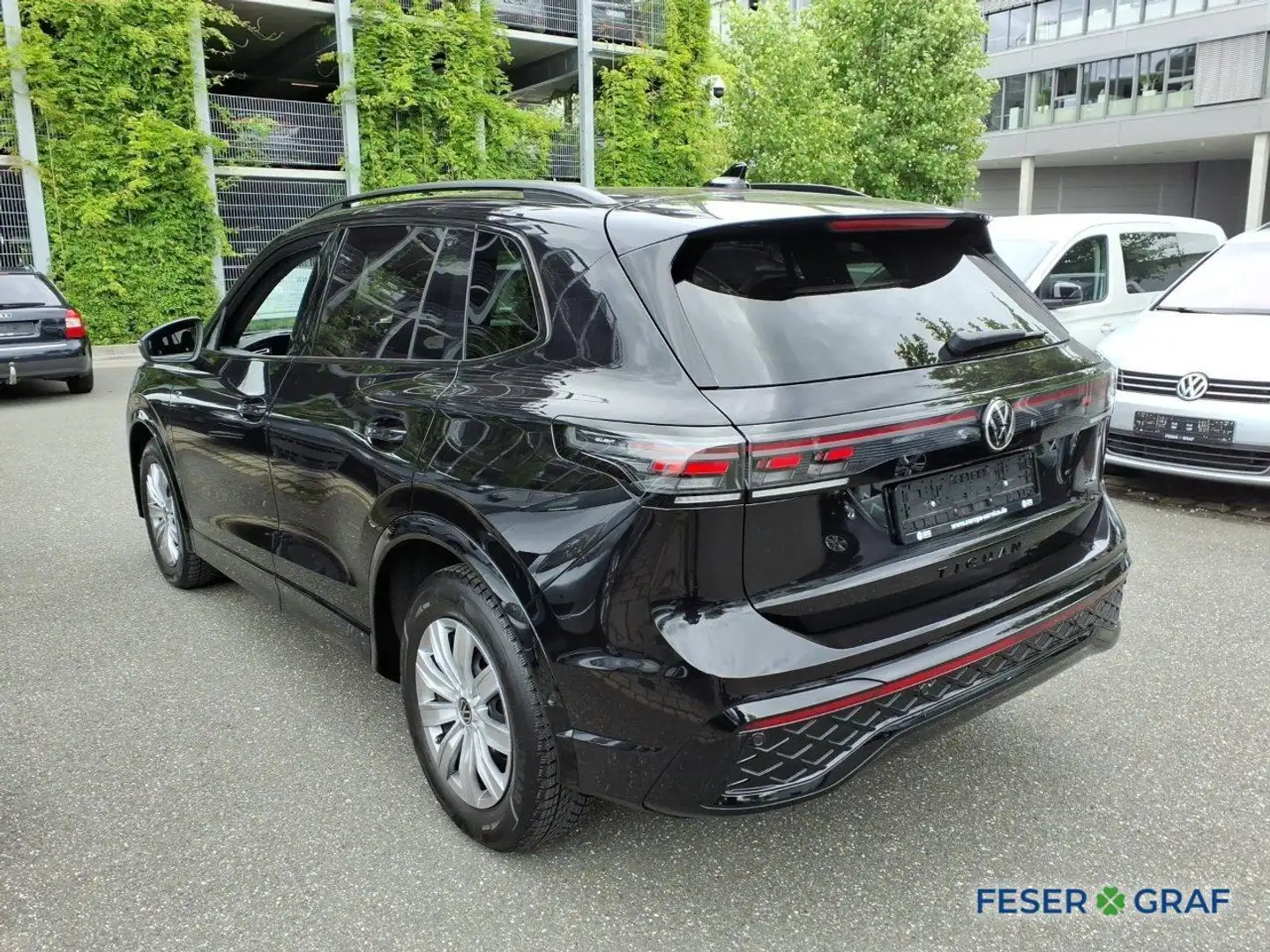 Volkswagen Tiguan 1.5 eTSI R-Line BlackStyle DSG IQ-Light / AreaView Schwarz - 2