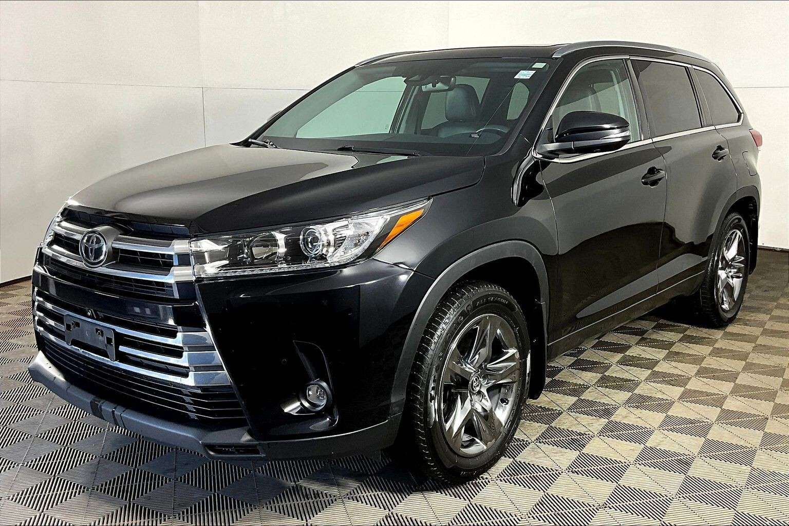 used 2019 Toyota Highlander car, priced at $24,998