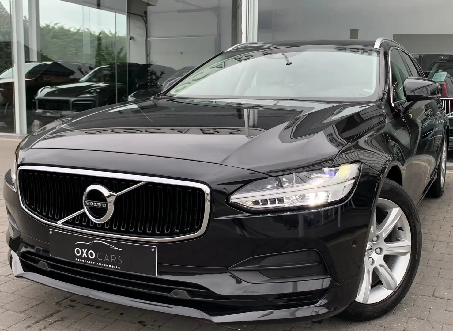Volvo V90 2.0 D3 / Boite Auto / Xenon / Gps / Cuir / Camera Negro - 1