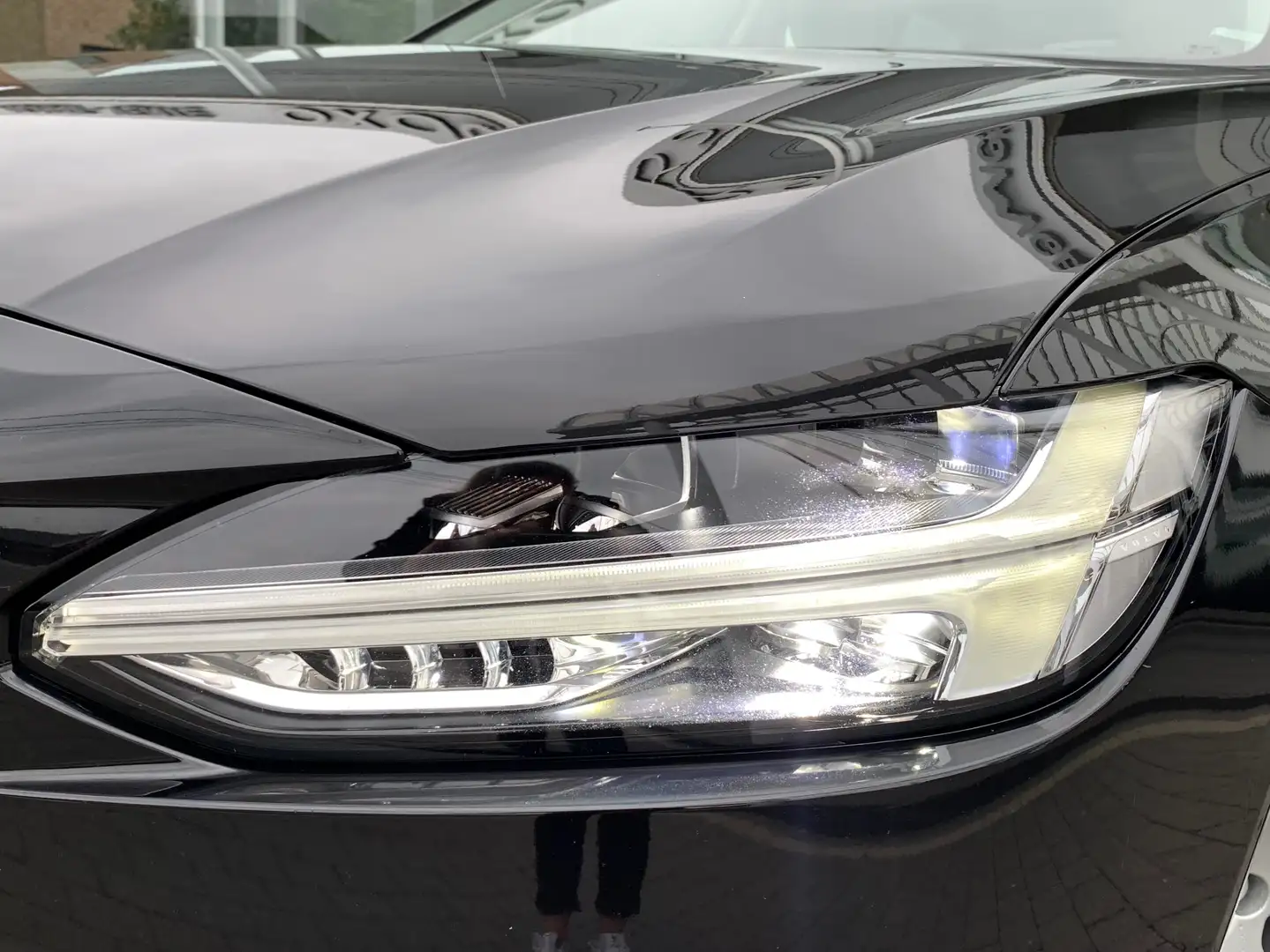 Volvo V90 2.0 D3 / Boite Auto / Xenon / Gps / Cuir / Camera Negro - 2
