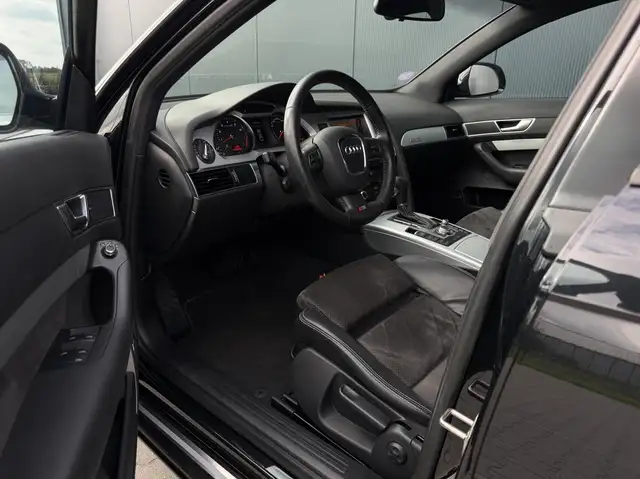 Audi A6 view 16