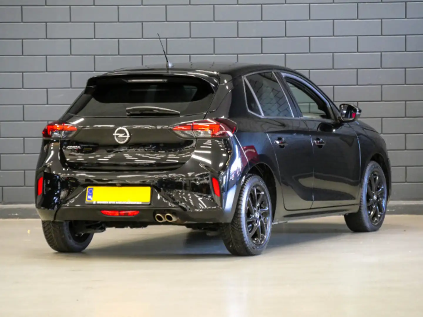 Opel Corsa 1.2 131PK Automaat GS Line | CAMERA | CRUISE CONTR Zwart - 2