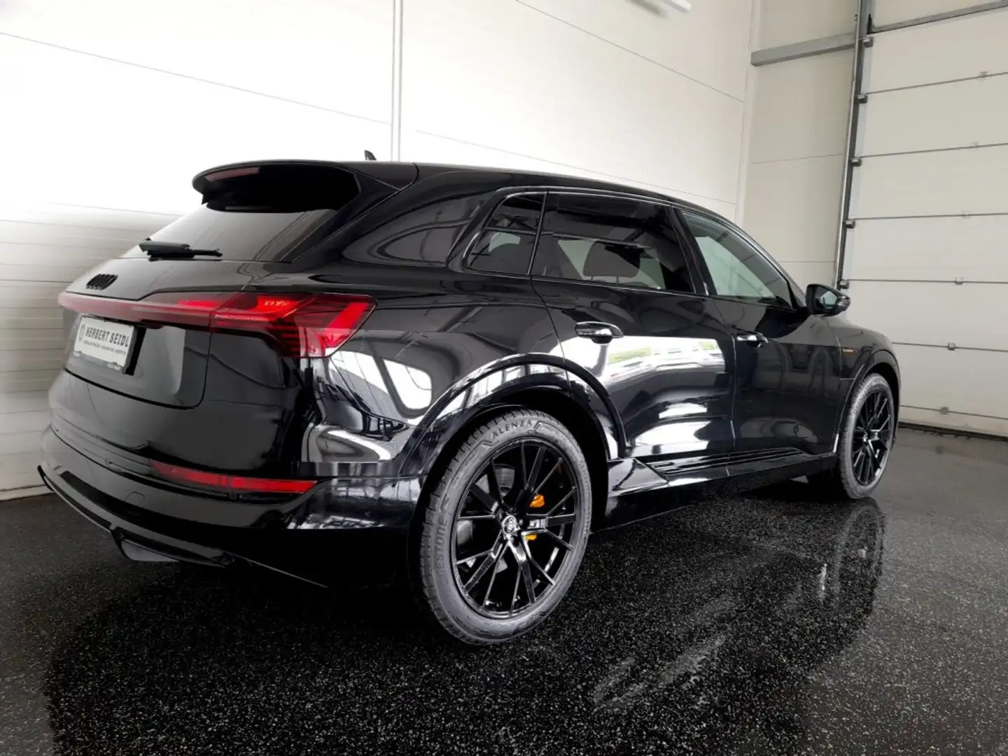 Audi e-tron 55 QUATTRO S-LINE BLACK EDITION *NP. € 100.513,-- / SKY / 21 ZOLL / AHV & KAMERA / ASS PAKET TOUR / LICHTPAKET PLUS* Schwarz - 2