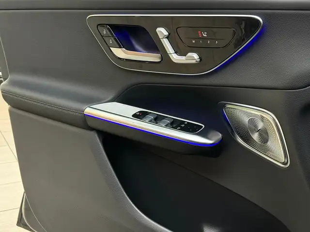 Mercedes-Benz GLC view 11