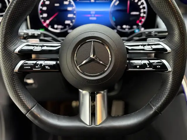 Mercedes-Benz GLC view 14