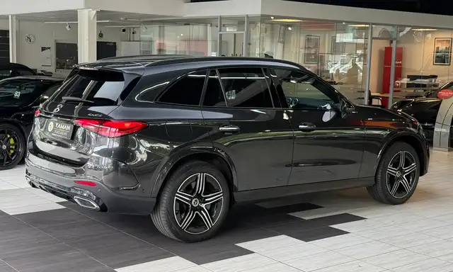 Mercedes-Benz GLC view 7