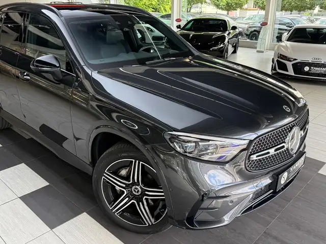 Mercedes-Benz GLC view 5