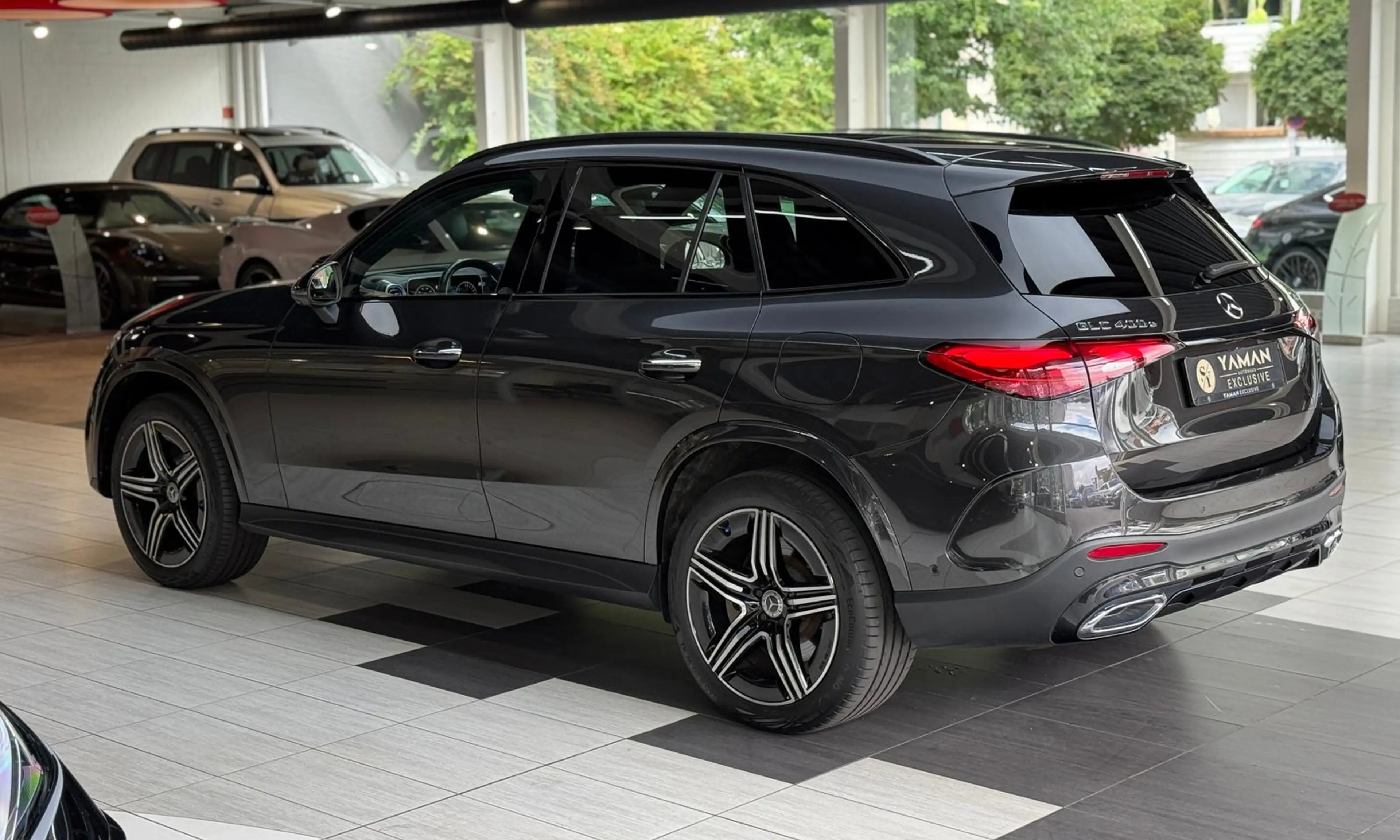Mercedes-Benz GLC 400 e 4M AMG*PremiumPlus*Pano*Head-Up* — photo 9