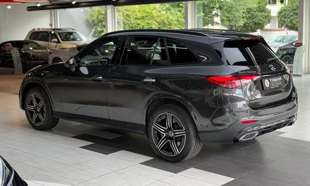 Mercedes-Benz GLC view 9