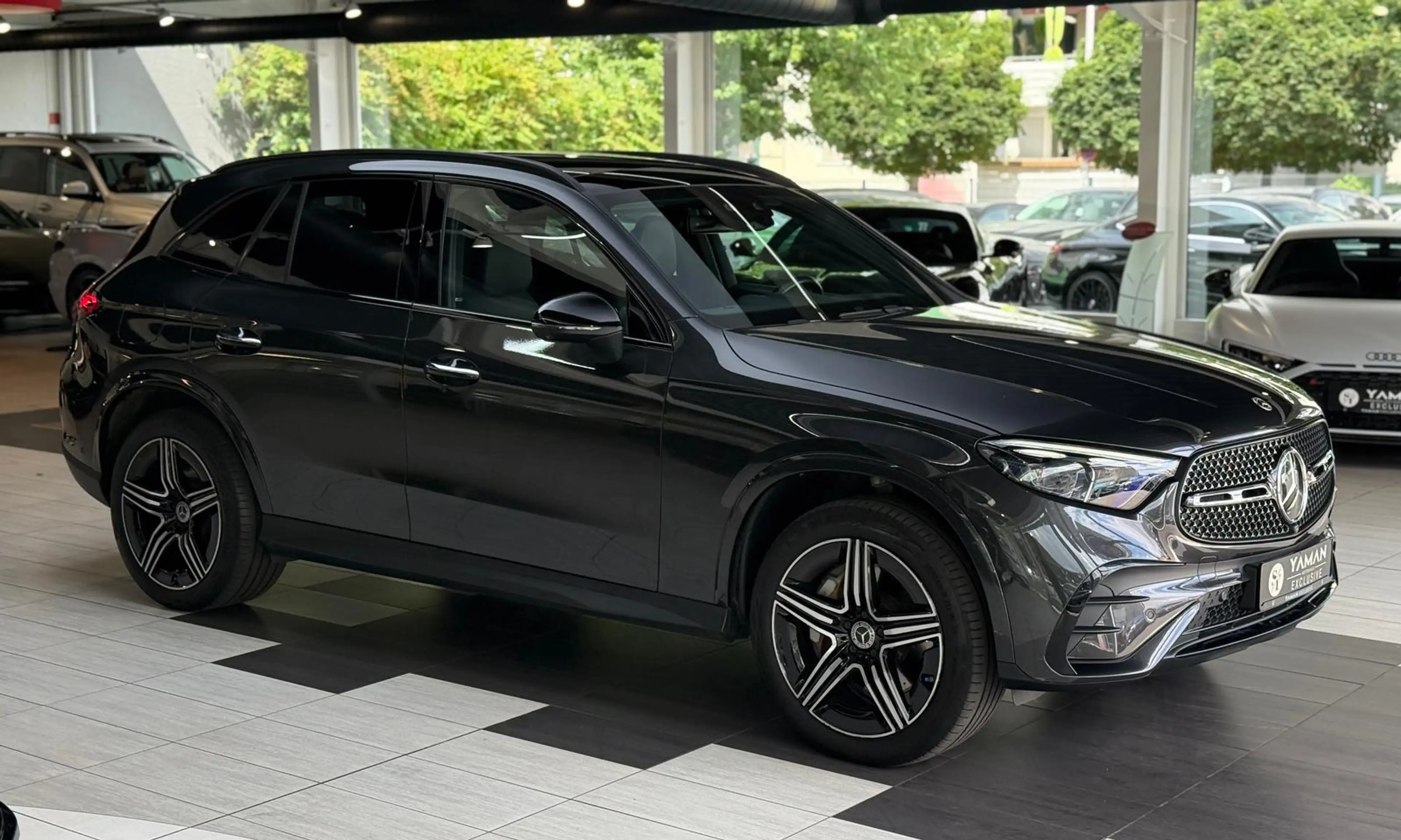 Mercedes-Benz GLC 400 e 4M AMG*PremiumPlus*Pano*Head-Up* — photo 4