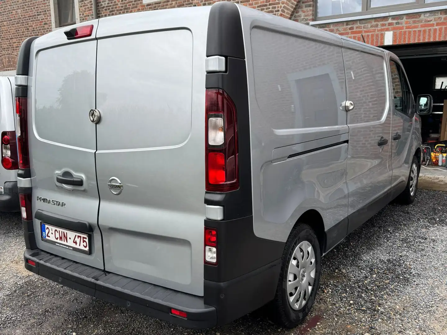 Nissan Primastar n-connecta L2H1 3t1 Fourgon Argent - 2