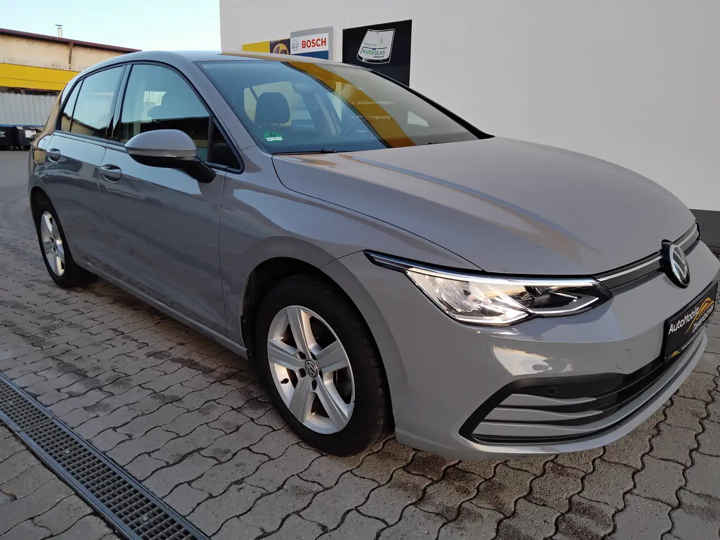 Volkswagen Golf Life TGI Grau - 1