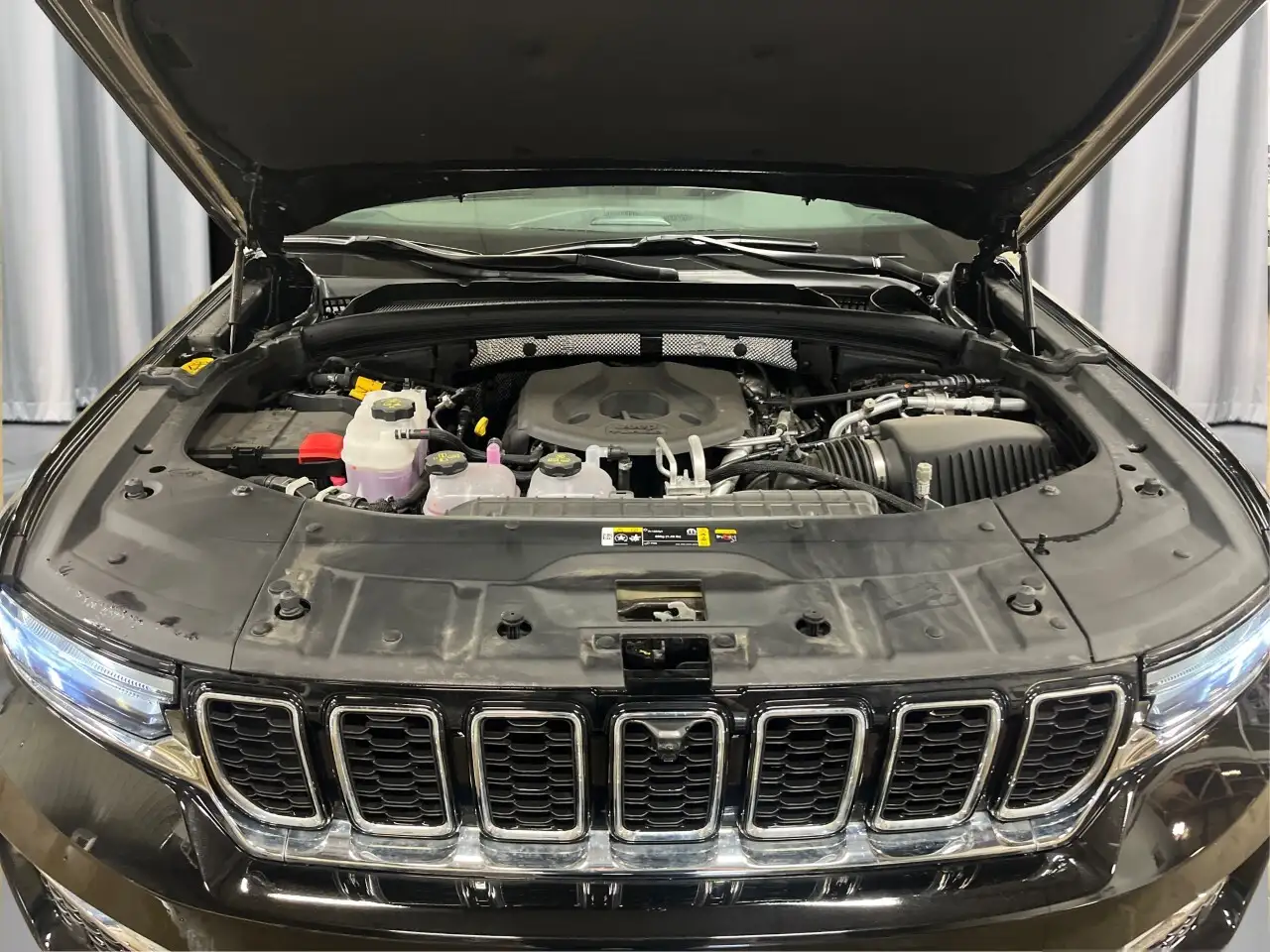 Jeep Grand Cherokee снимка Jeep Grand Cherokee