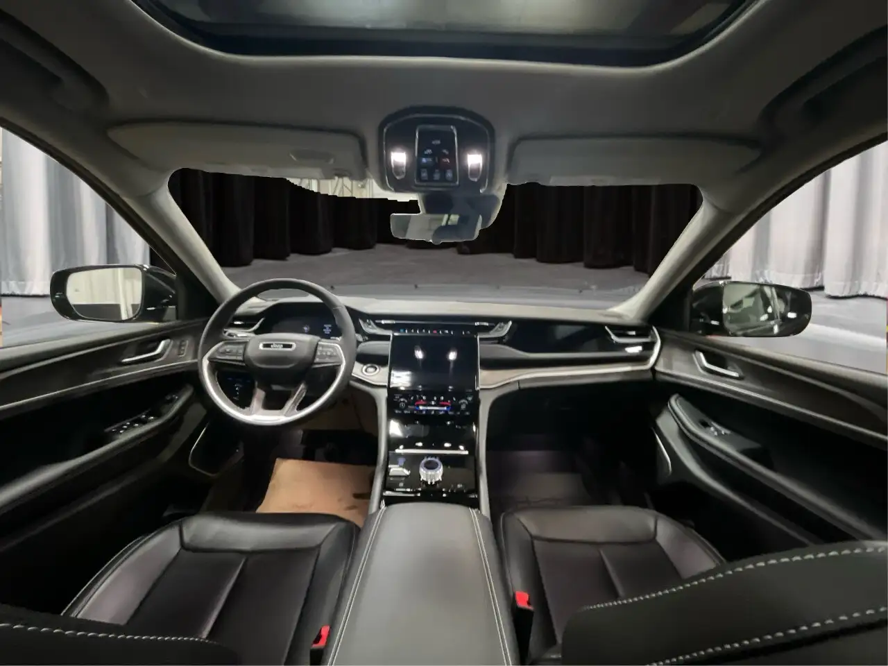 Jeep Grand Cherokee снимка Jeep Grand Cherokee
