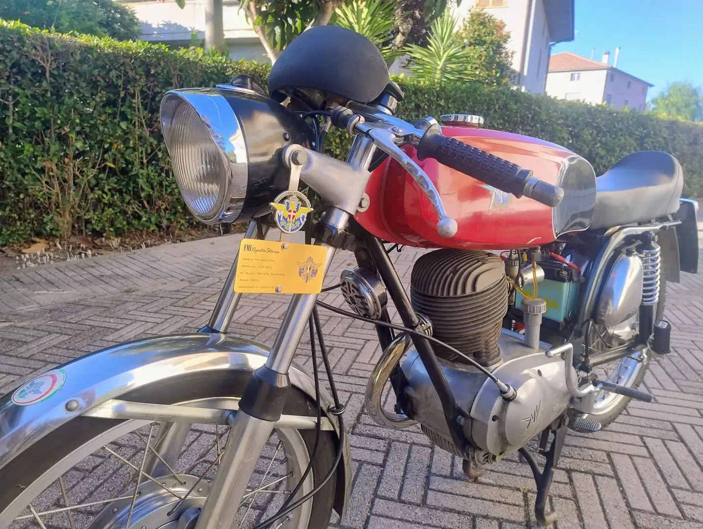 MV Agusta 125 GTL Rosso - 2