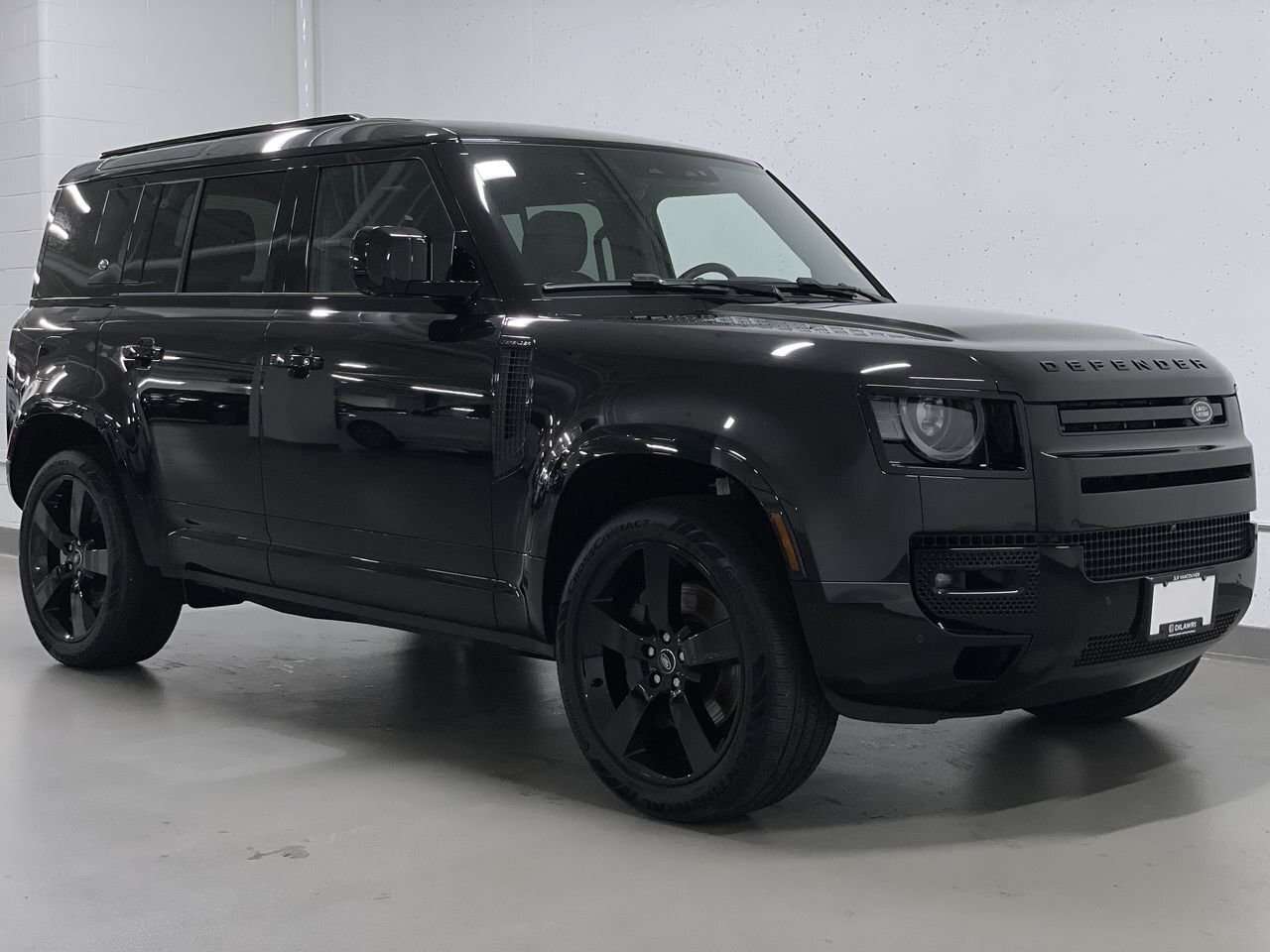 2024 Land Rover Defender 110 P400 X-Dynamic SE | 22" Wheels! Black Exterior thumb 16