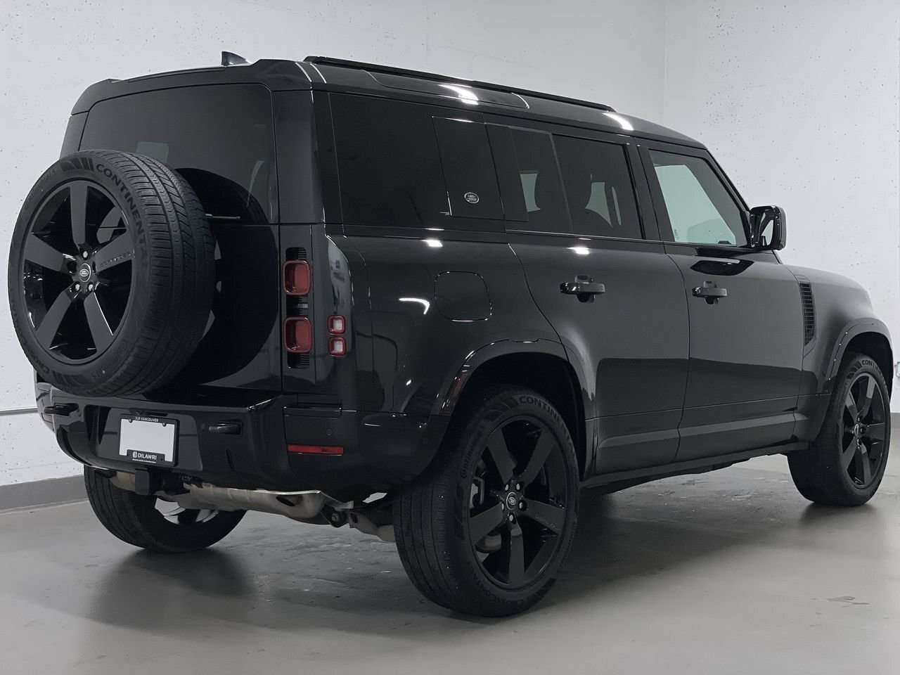 2024 Land Rover Defender 110 P400 X-Dynamic SE | 22" Wheels! Black Exterior thumb 14